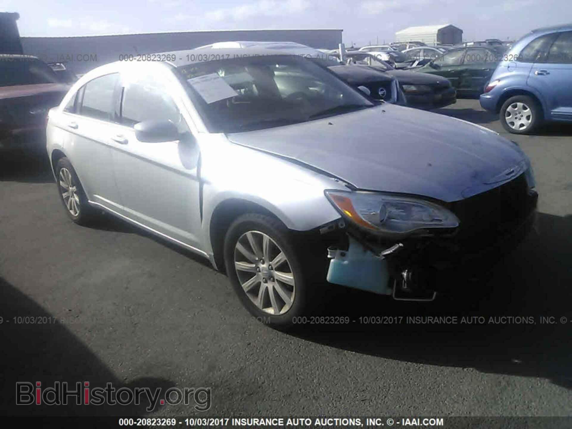Photo 1C3BC1FB6BN570027 - Chrysler 200 2011