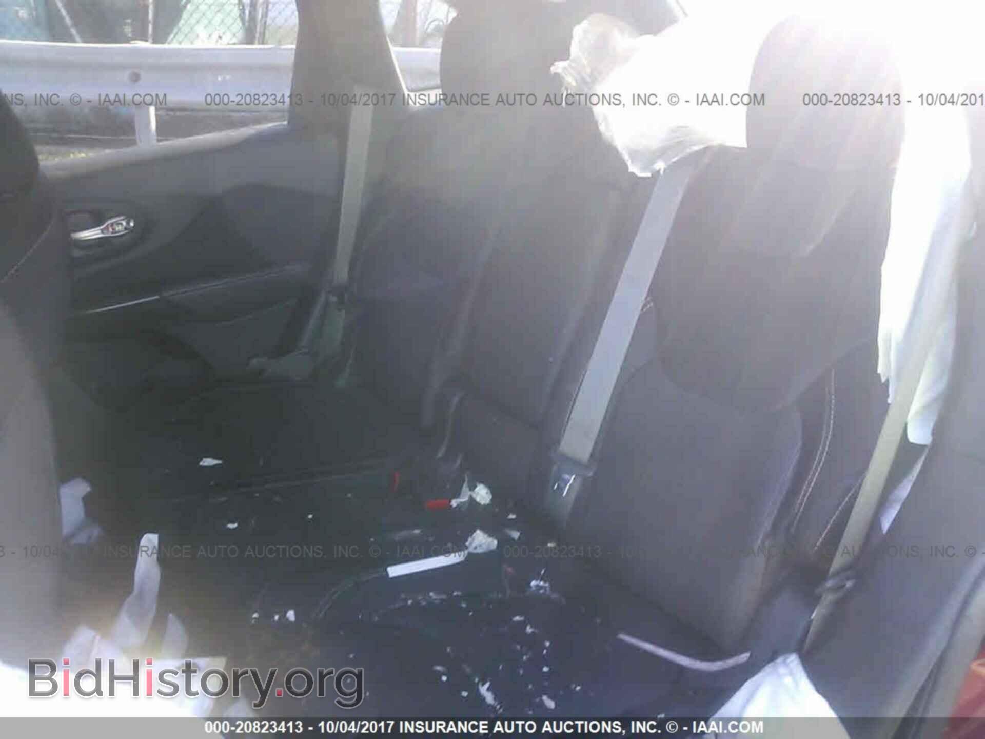 2015 Jeep Cherokee - VIN: 1C4PJMCS1FW559238 - Фото 8