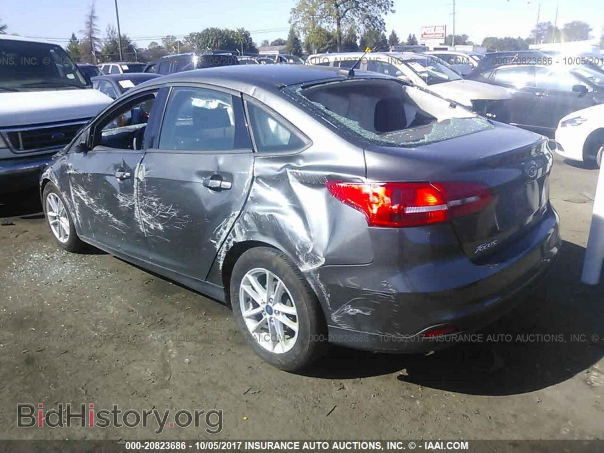 2016 Ford Focus - VIN: 1FADP3F27GL403933 - Photo 3