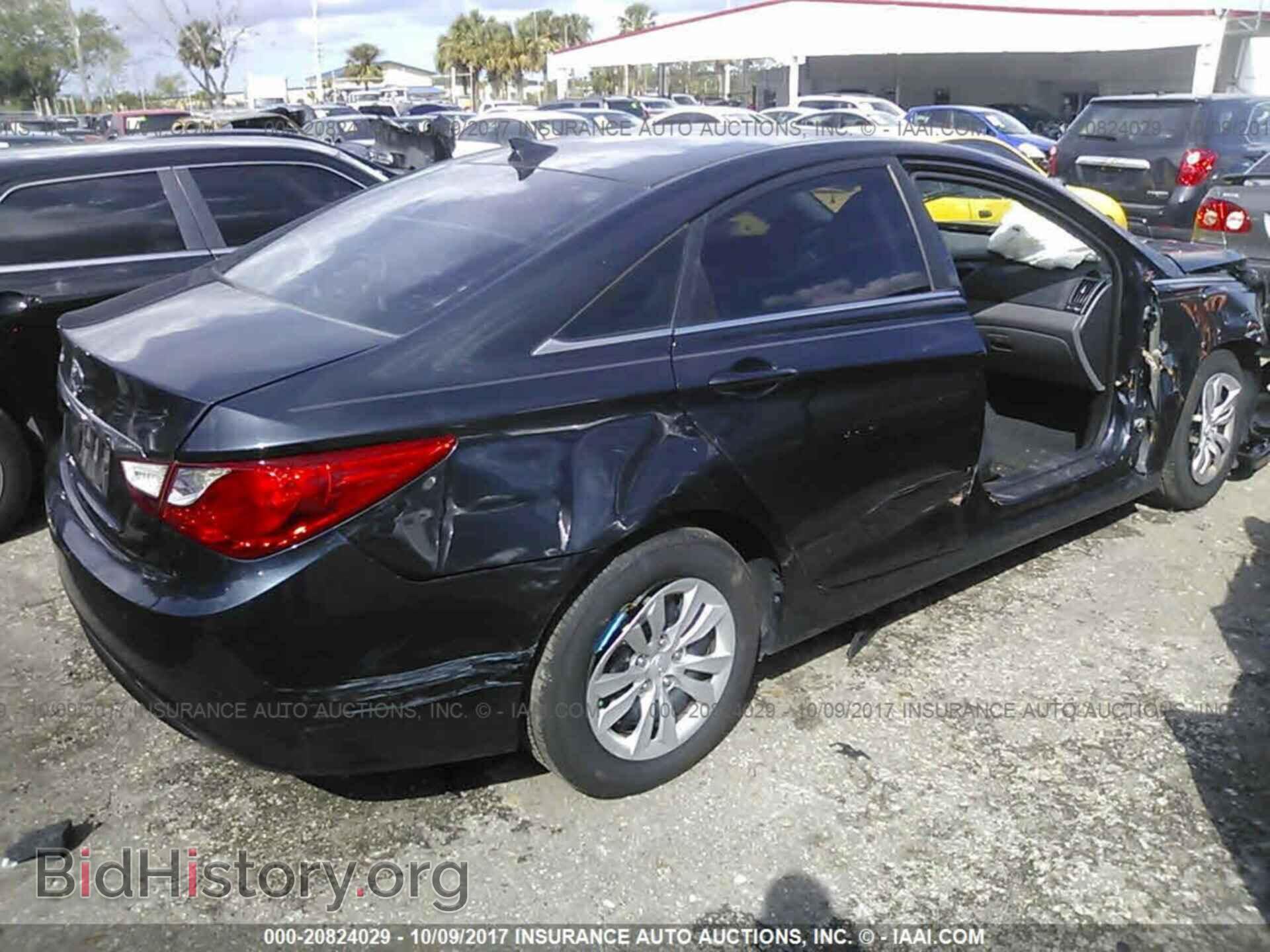 2012 Hyundai Sonata - VIN: 5NPEB4AC2CH320606 - Photo 4