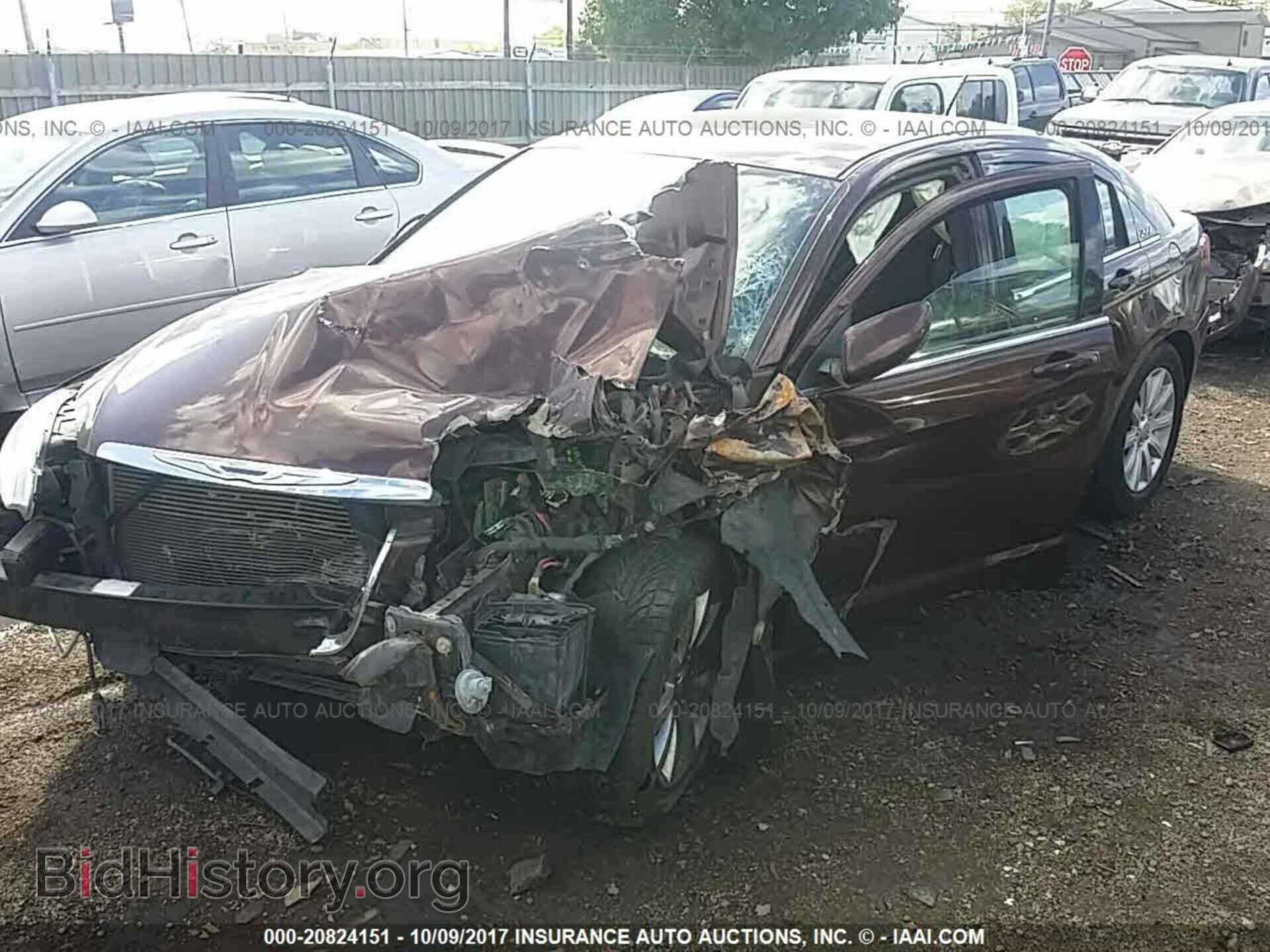 2012 Chrysler 200 - VIN: 1C3CCBBB9CN300212 - Photo 2