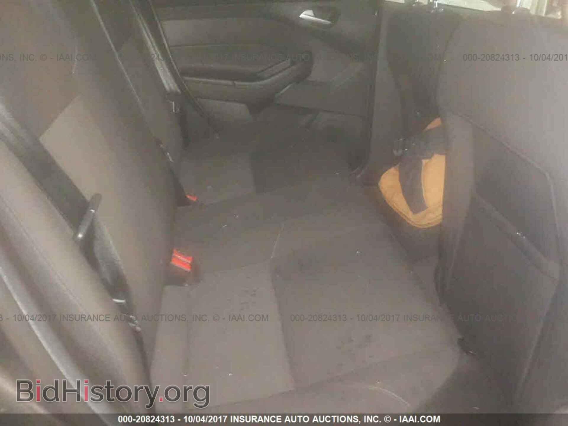 2016 Ford Focus - VIN: 1FADP3F23GL360322 - Photo 8