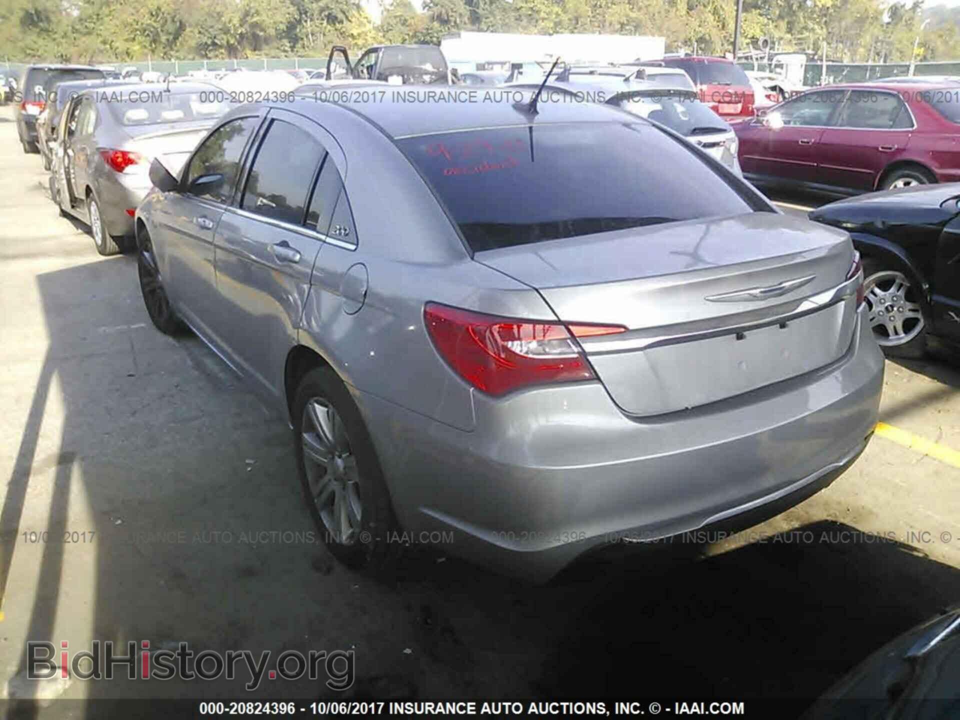 2013 Chrysler 200 - VIN: 1C3CCBAB6DN705298 - Фото 3