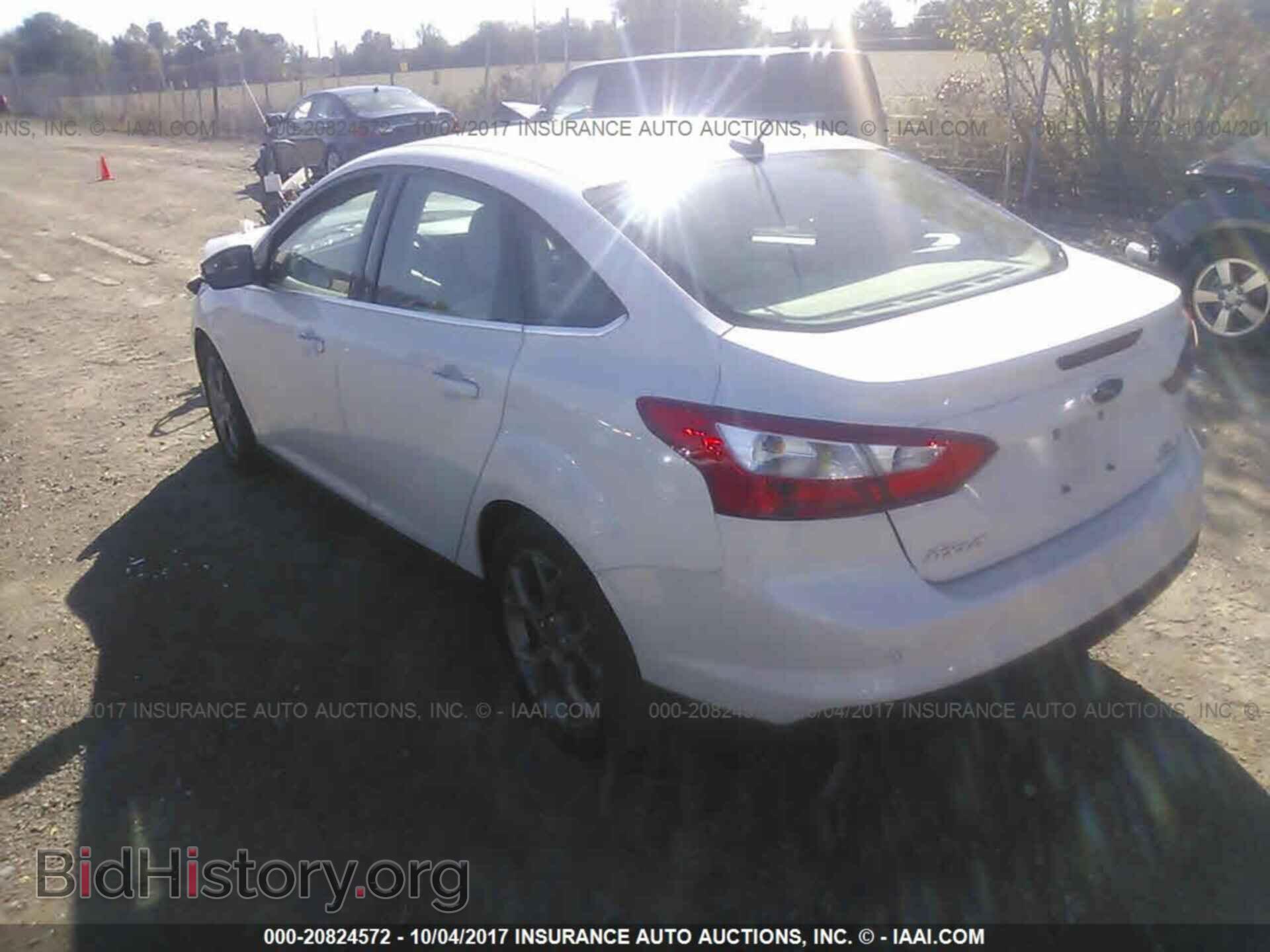 2012 Ford Focus - VIN: 1FAHP3H22CL457200 - Photo 3