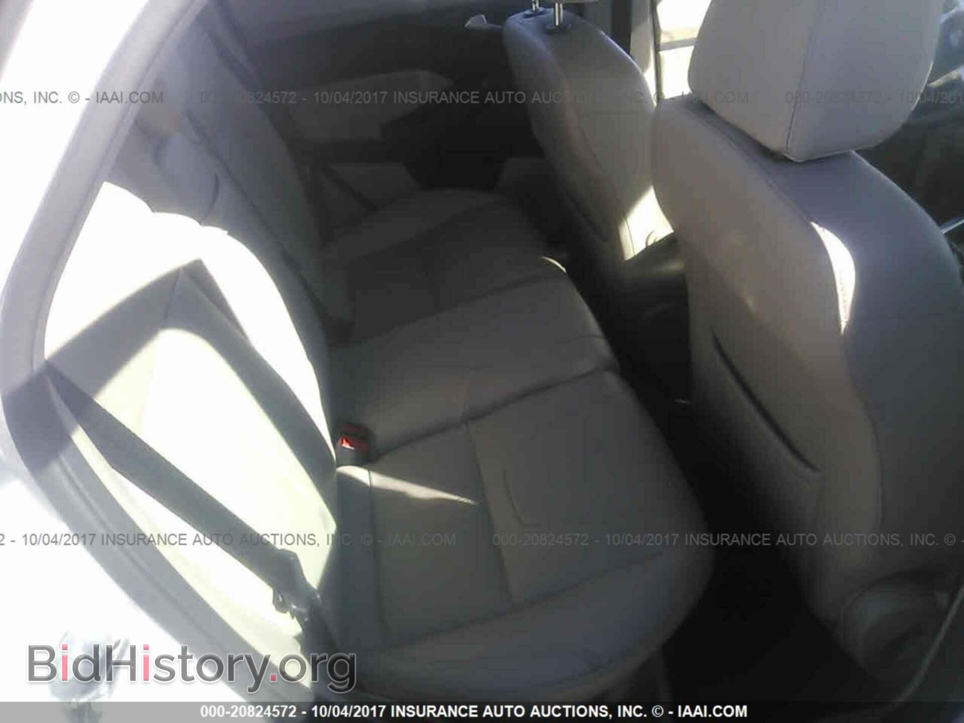 2012 Ford Focus - VIN: 1FAHP3H22CL457200 - Photo 8