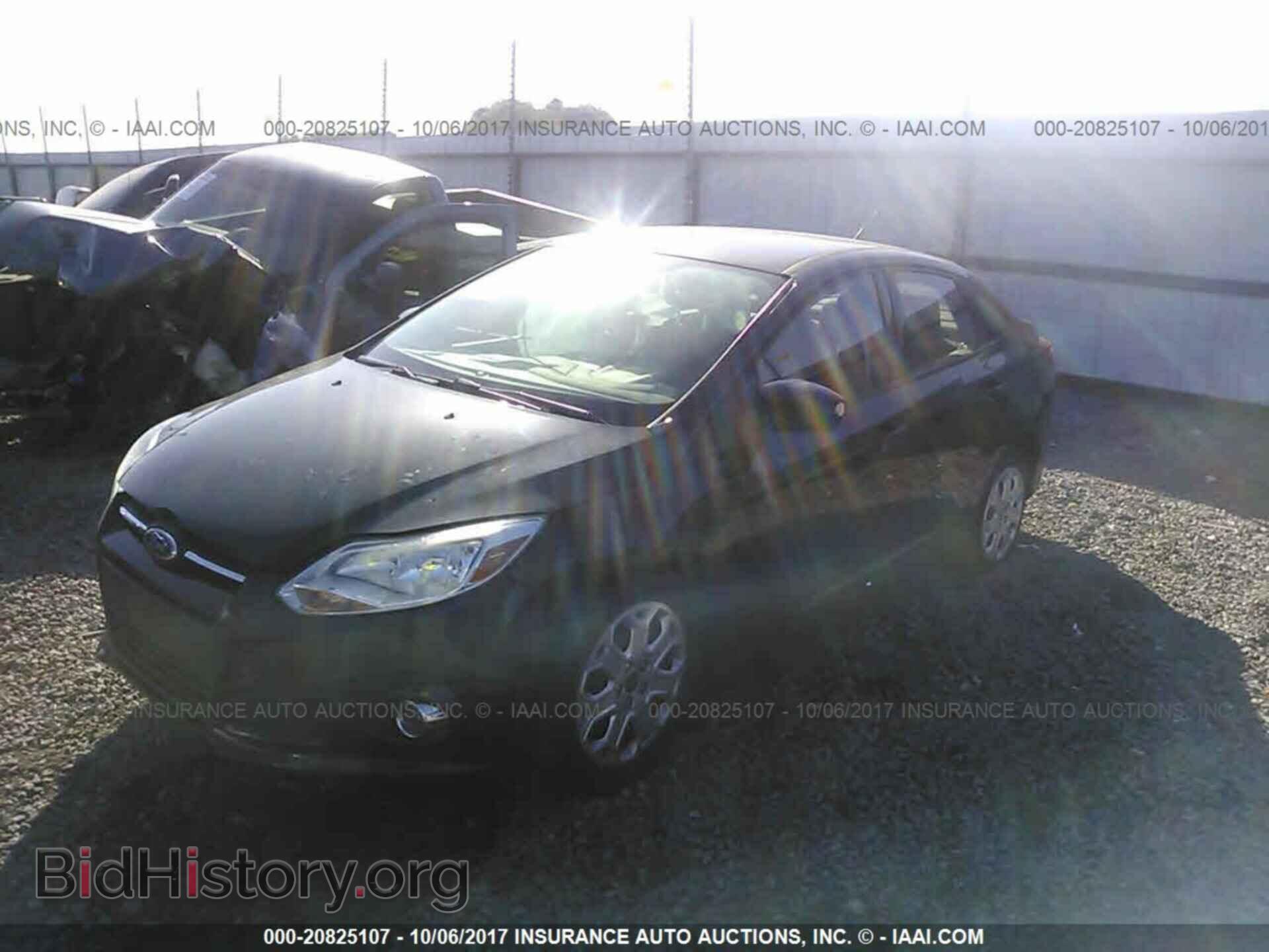 2012 Ford Focus - VIN: 1FAHP3F2XCL146570 - Photo 2