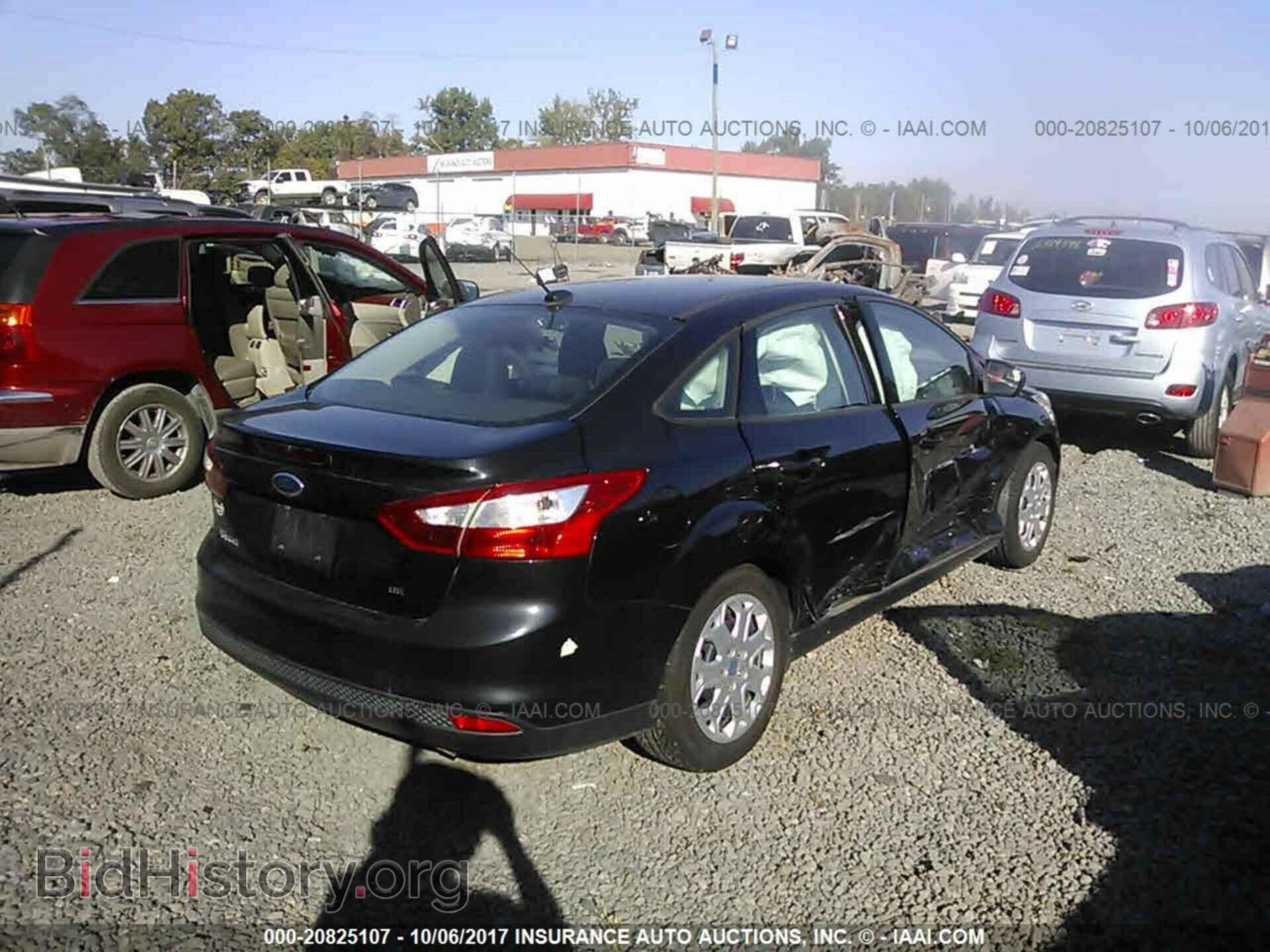 2012 Ford Focus - VIN: 1FAHP3F2XCL146570 - Photo 4