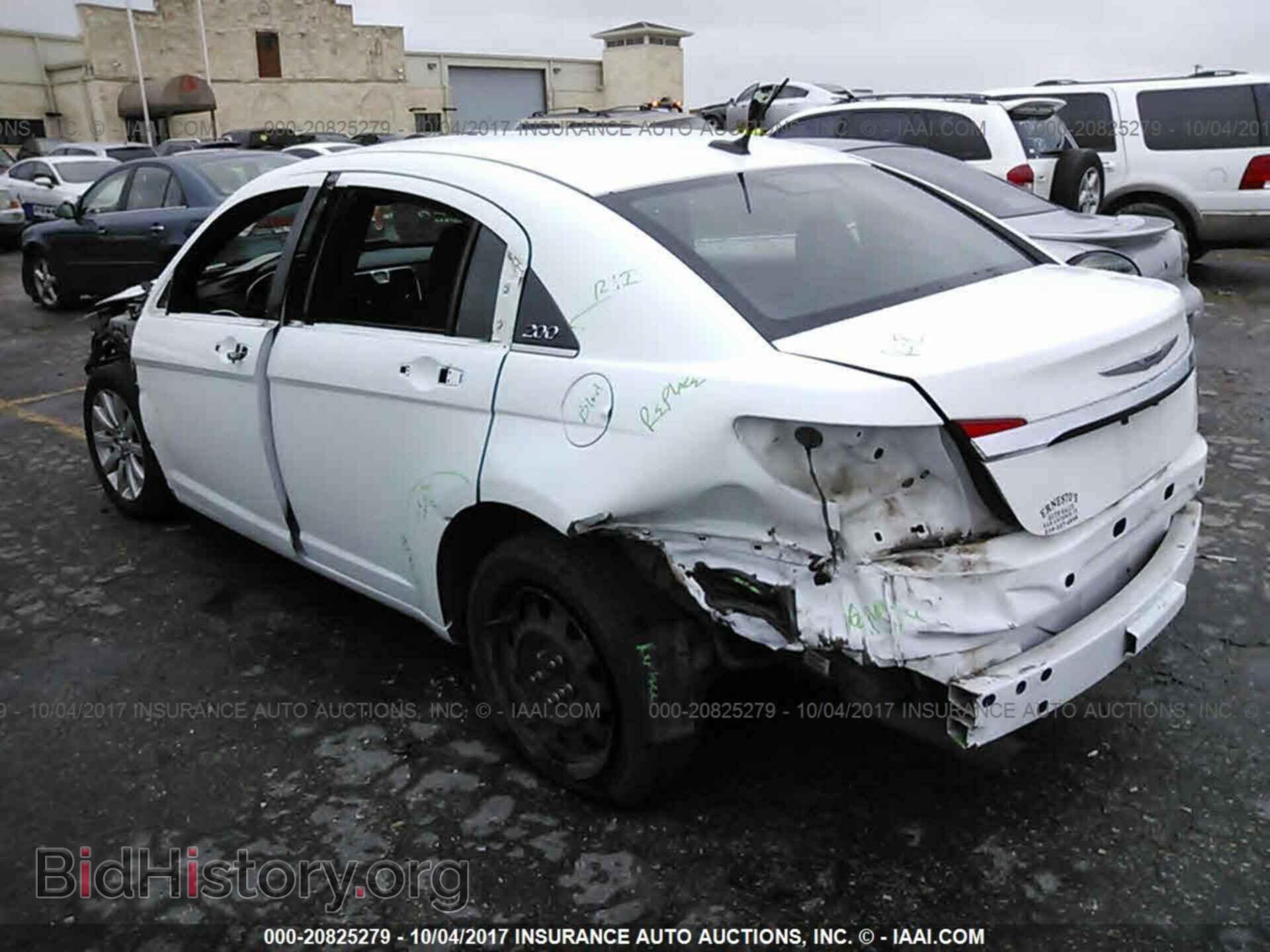 2013 Chrysler 200 - VIN: 1C3CCBAG7DN723837 - Фото 3