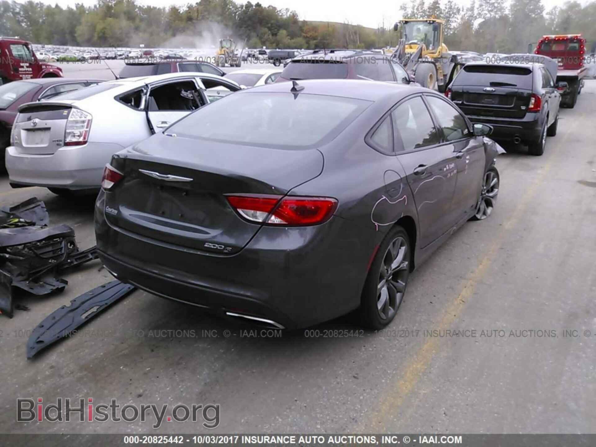 2016 Chrysler 200 - VIN: 1C3CCCBB2GN123675 - Фото 4