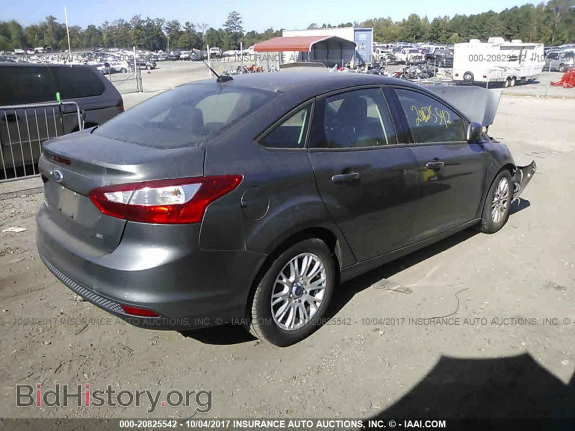 2012 Ford Focus - VIN: 1FAHP3F22CL333785 - Photo 4
