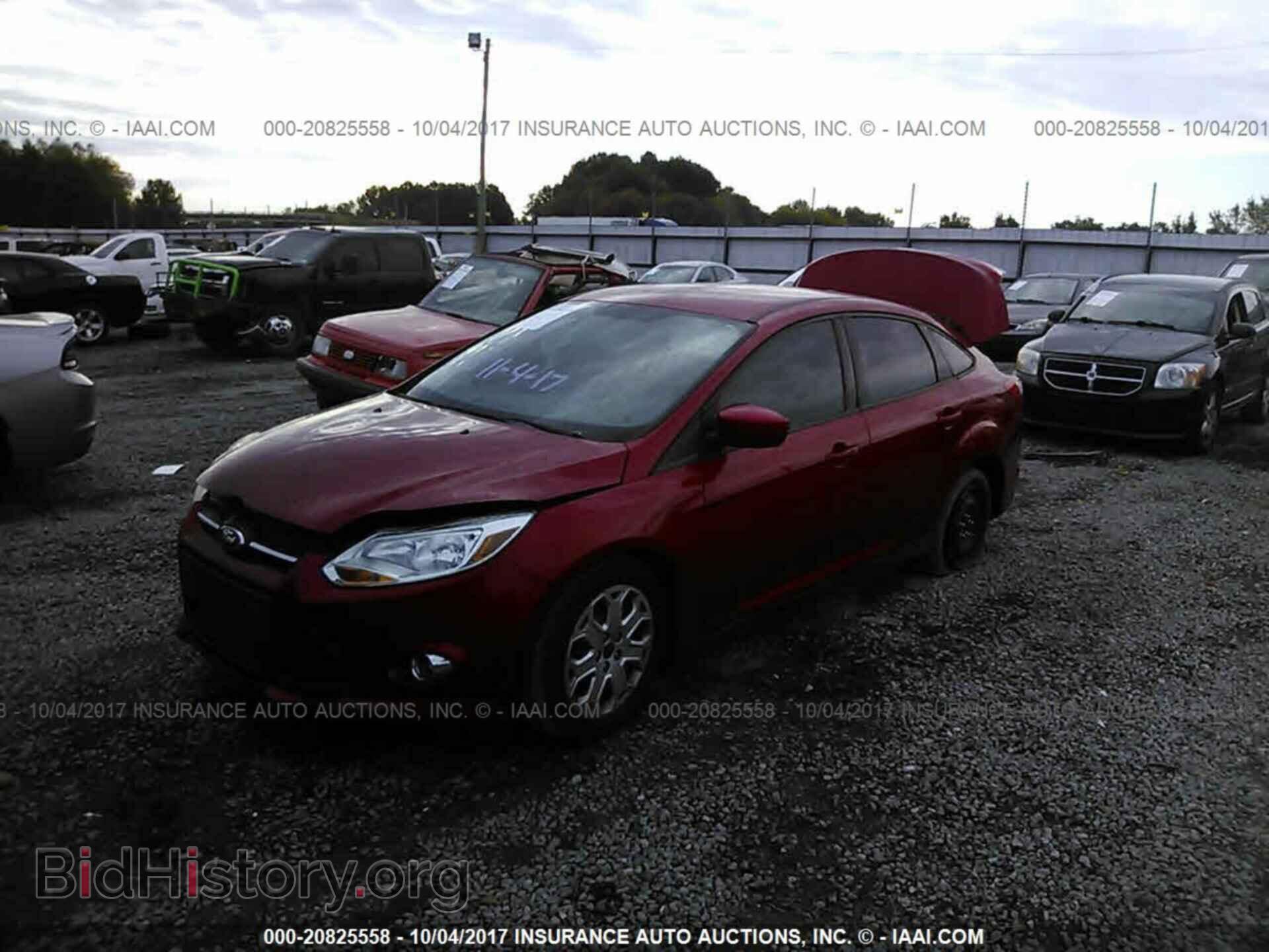 2012 Ford Focus - VIN: 1FAHP3F24CL466032 - Фото 2