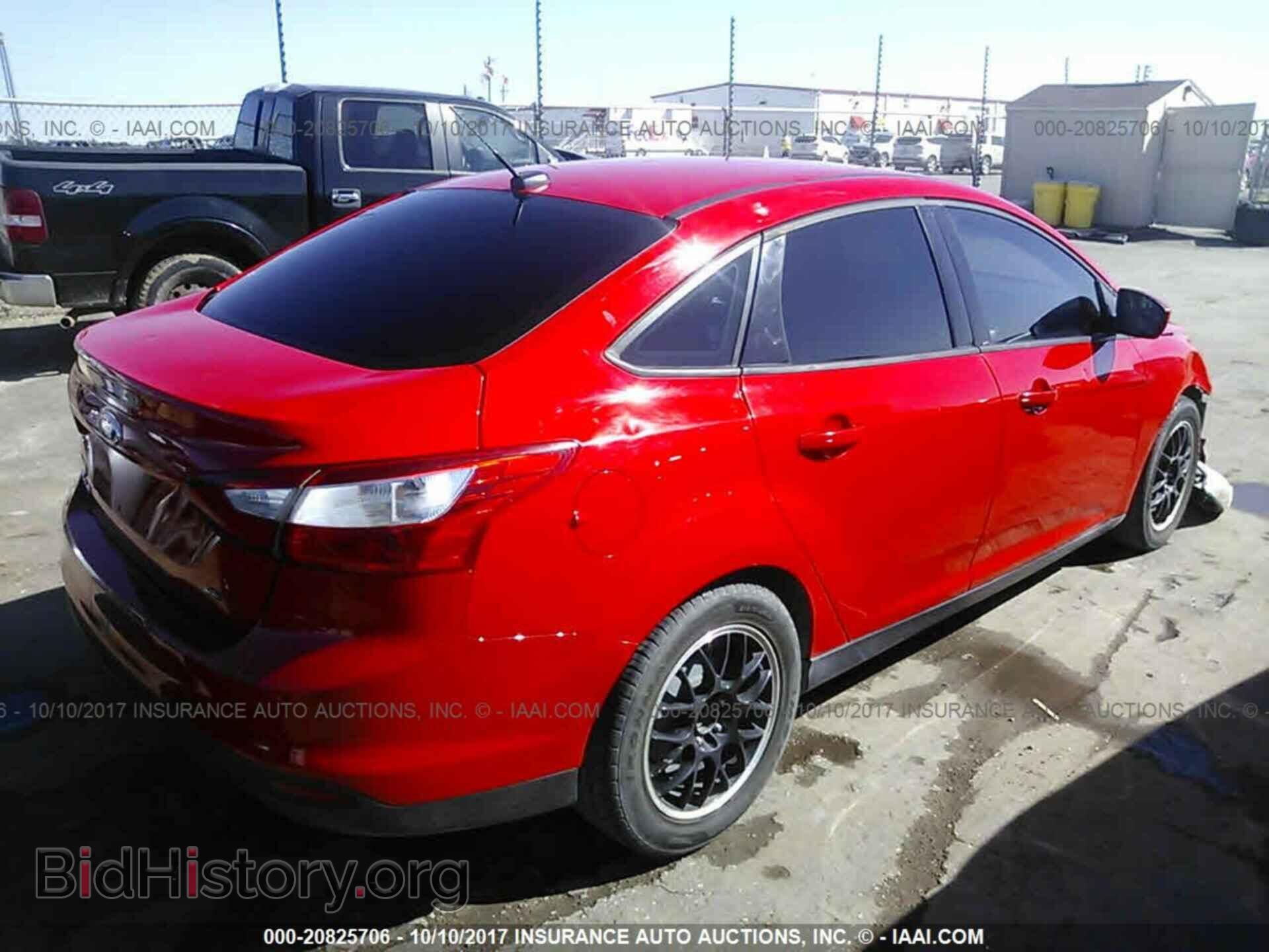 2012 Ford Focus - VIN: 1FAHP3F2XCL205827 - Photo 4