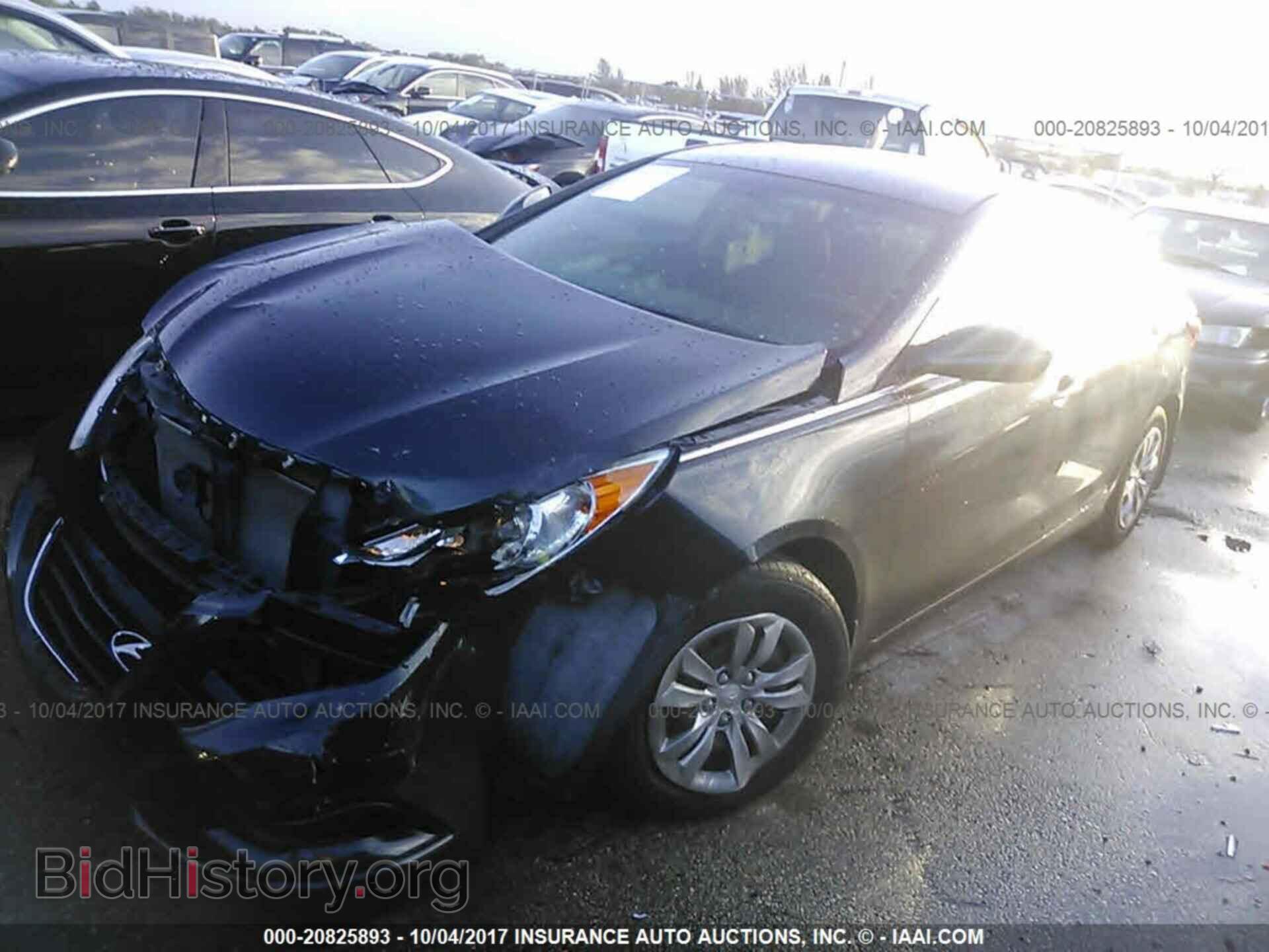 2012 Hyundai Sonata - VIN: 5NPEB4AC3CH393127 - Фото 2