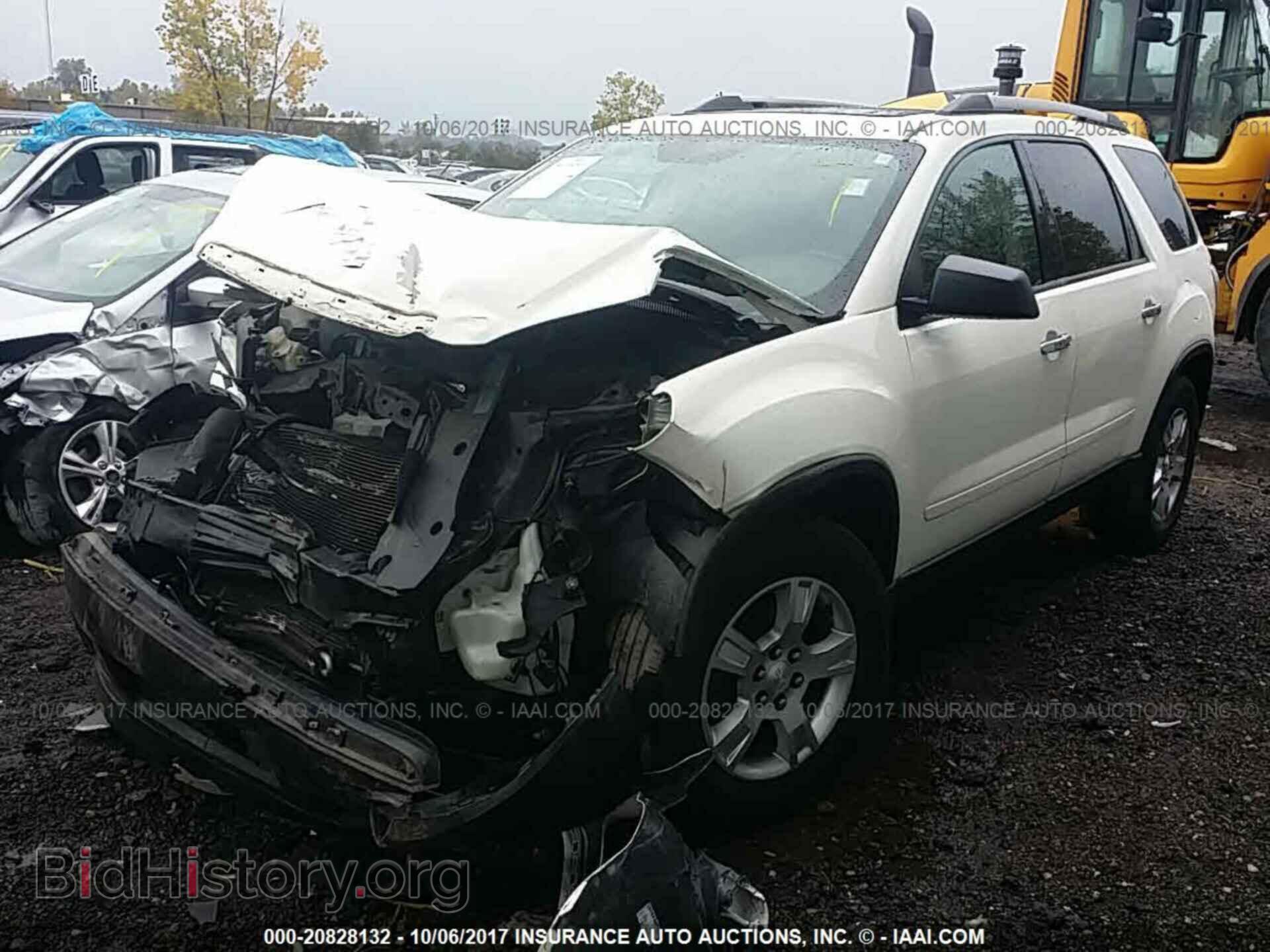 2011 Gmc Acadia - VIN: 1GKKRPED7BJ246824 - Фото 2
