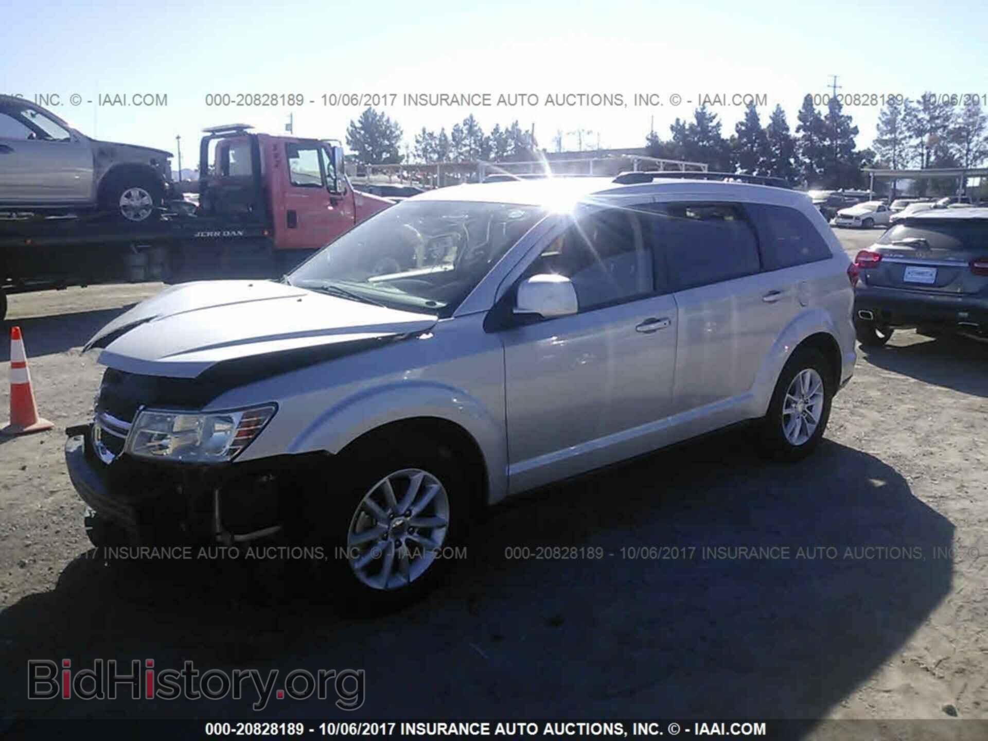 2014 Dodge Journey - VIN: 3C4PDCBB9ET153196 - Photo 2