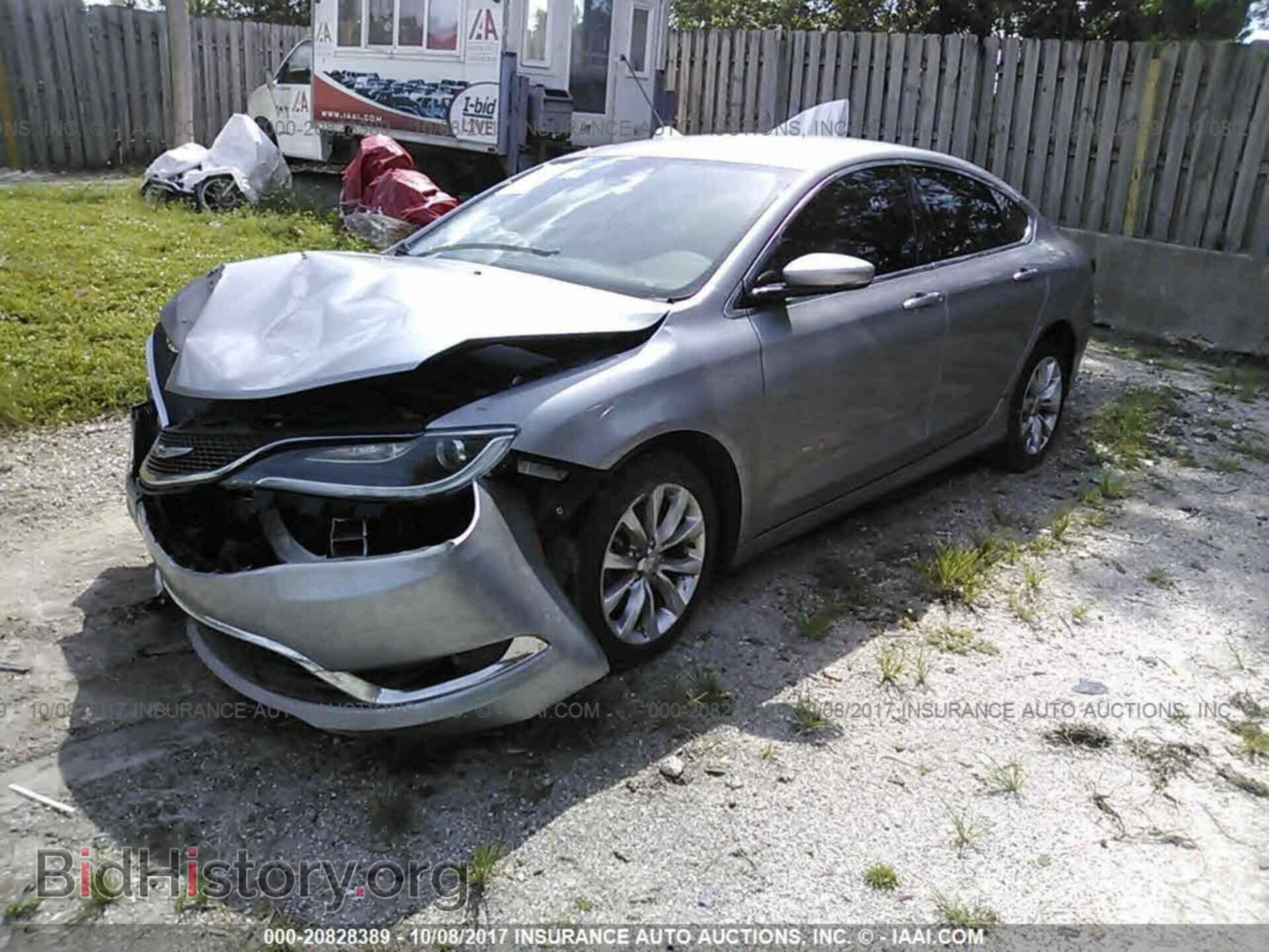2015 Chrysler 200 - VIN: 1C3CCCCB5FN618983 - Photo 2
