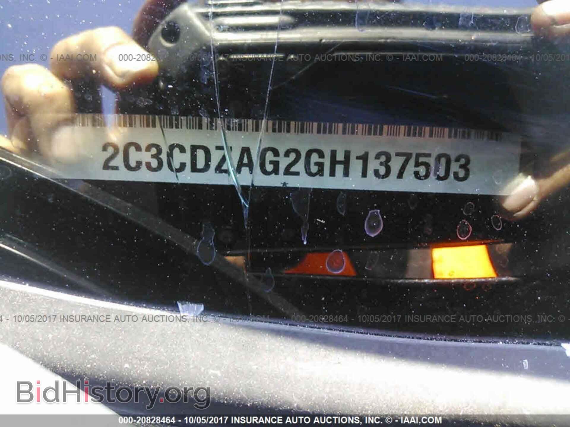 2016 Dodge Challenger - VIN: 2C3CDZAG2GH137503 - Photo 9