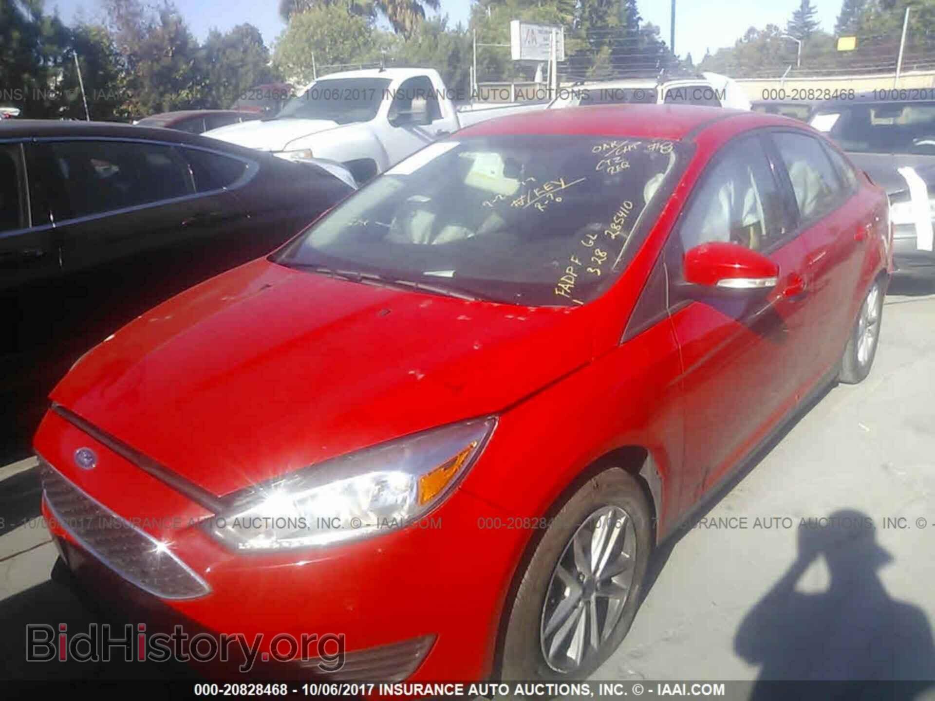 2016 Ford Focus - VIN: 1FADP3F28GL285410 - Photo 2