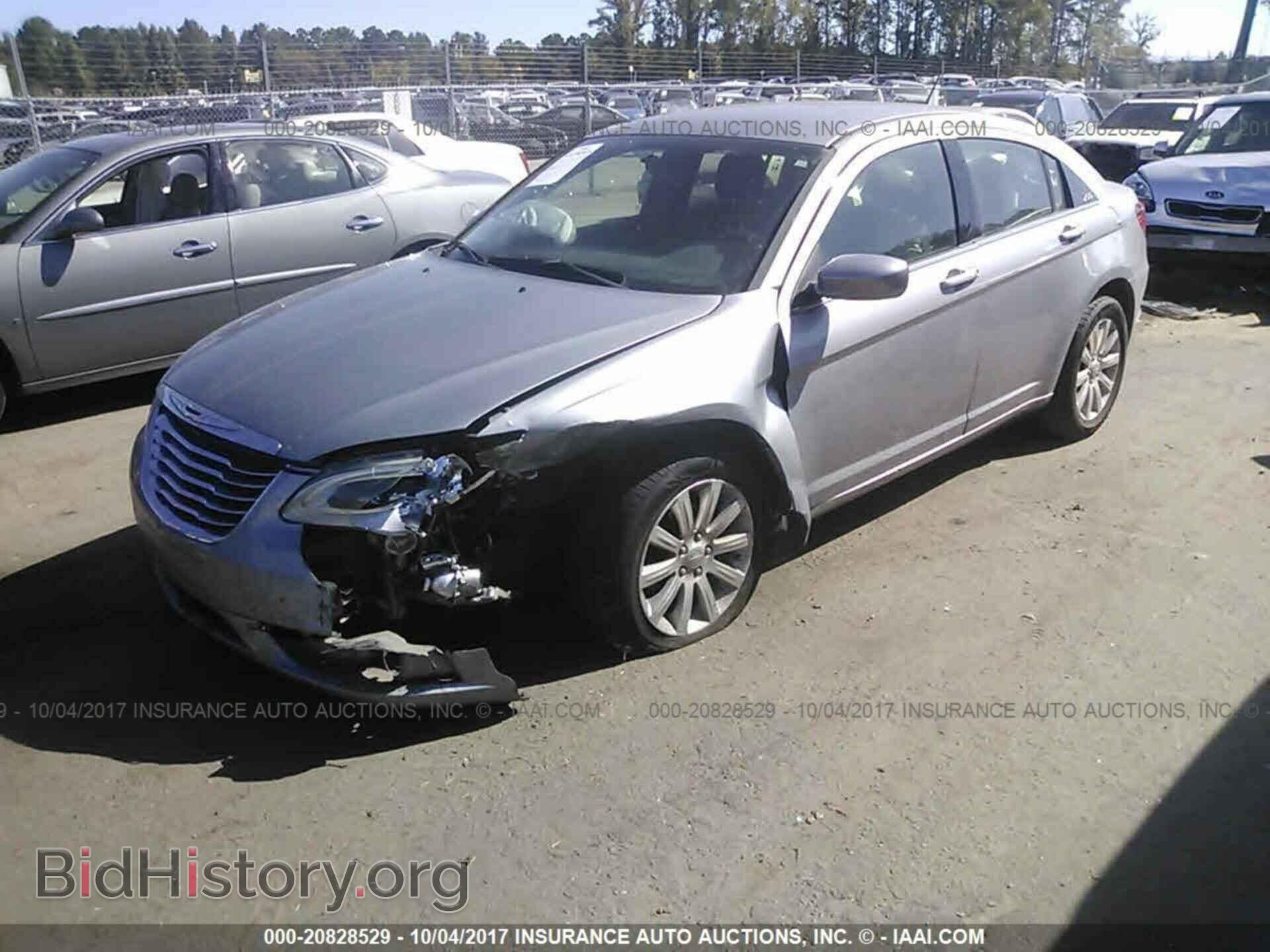 2013 Chrysler 200 - VIN: 1C3CCBBB9DN763369 - Photo 2