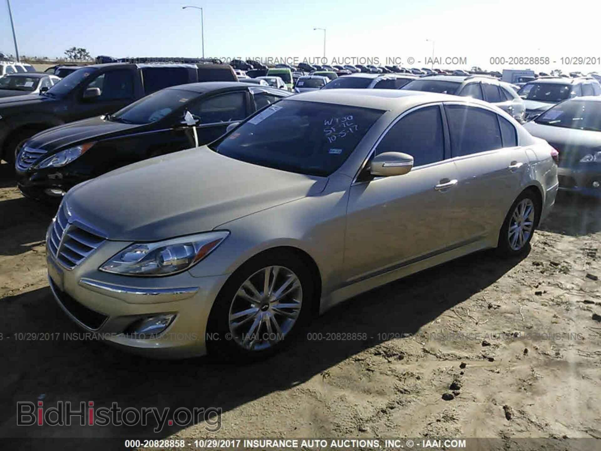 2012 Hyundai Genesis - VIN: KMHGC4DD6CU200898 - Фото 2
