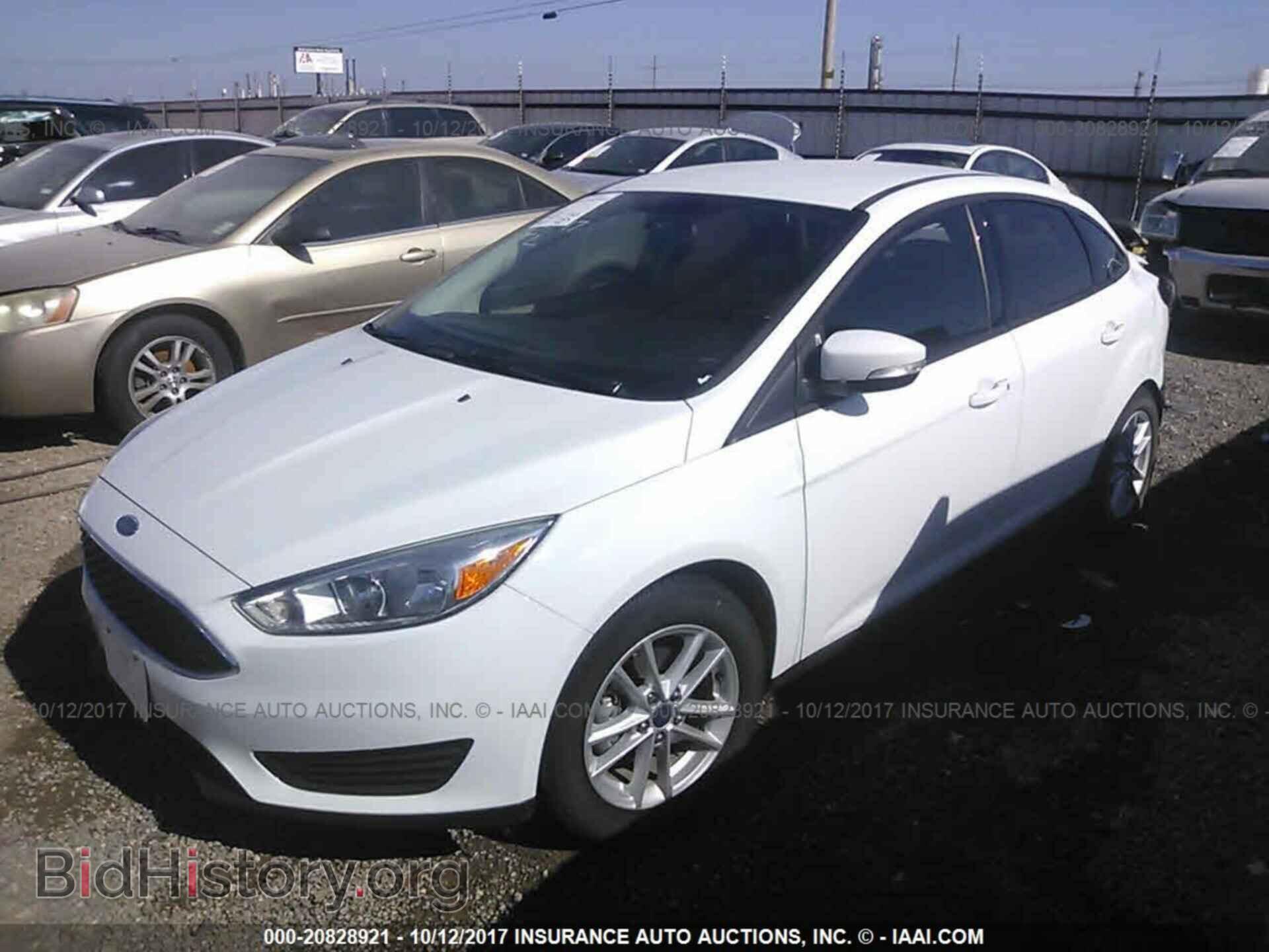 2015 Ford Focus - VIN: 1FADP3F21FL313725 - Photo 2
