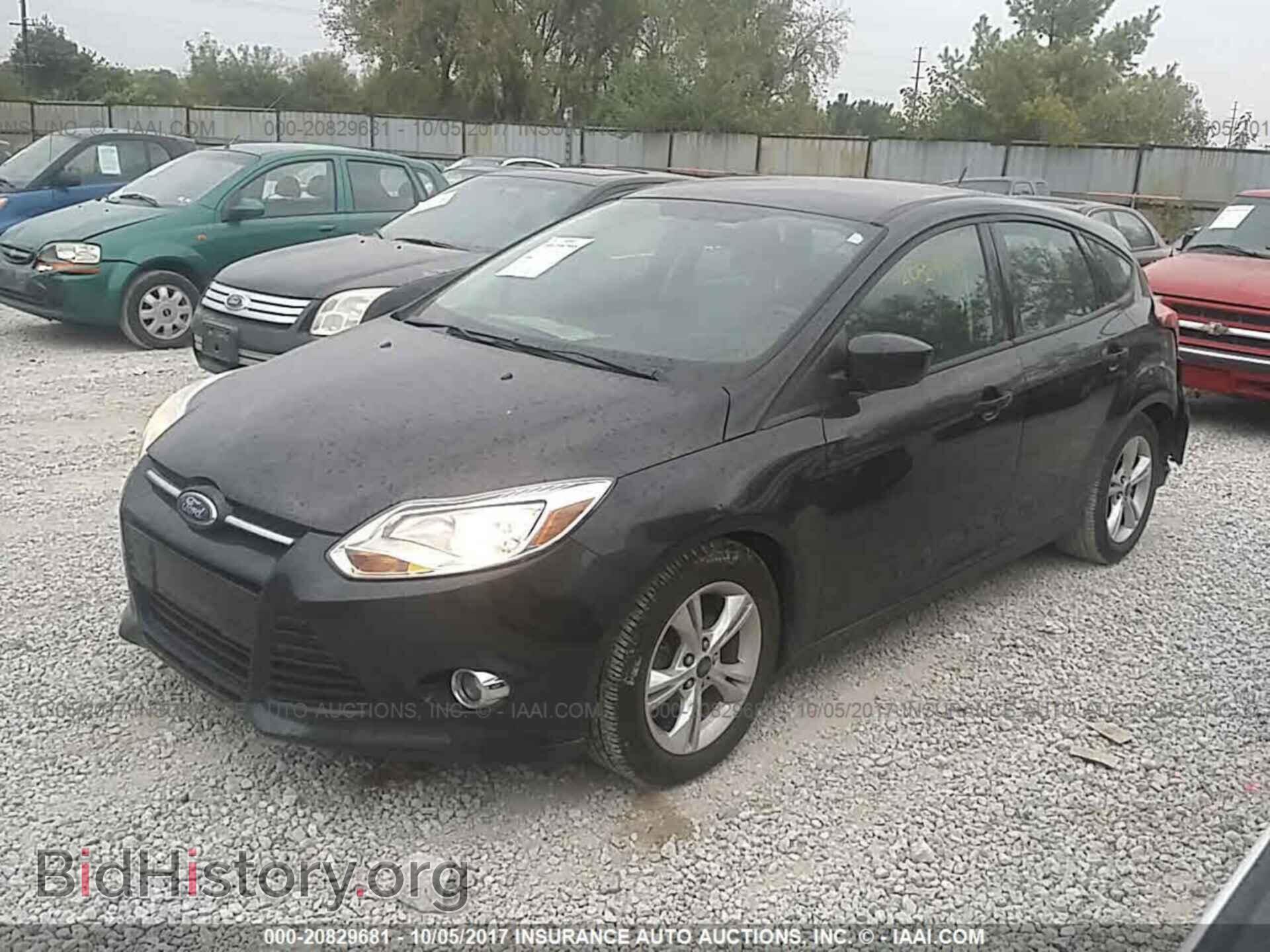 2012 Ford Focus - VIN: 1FAHP3K22CL122284 - Photo 2