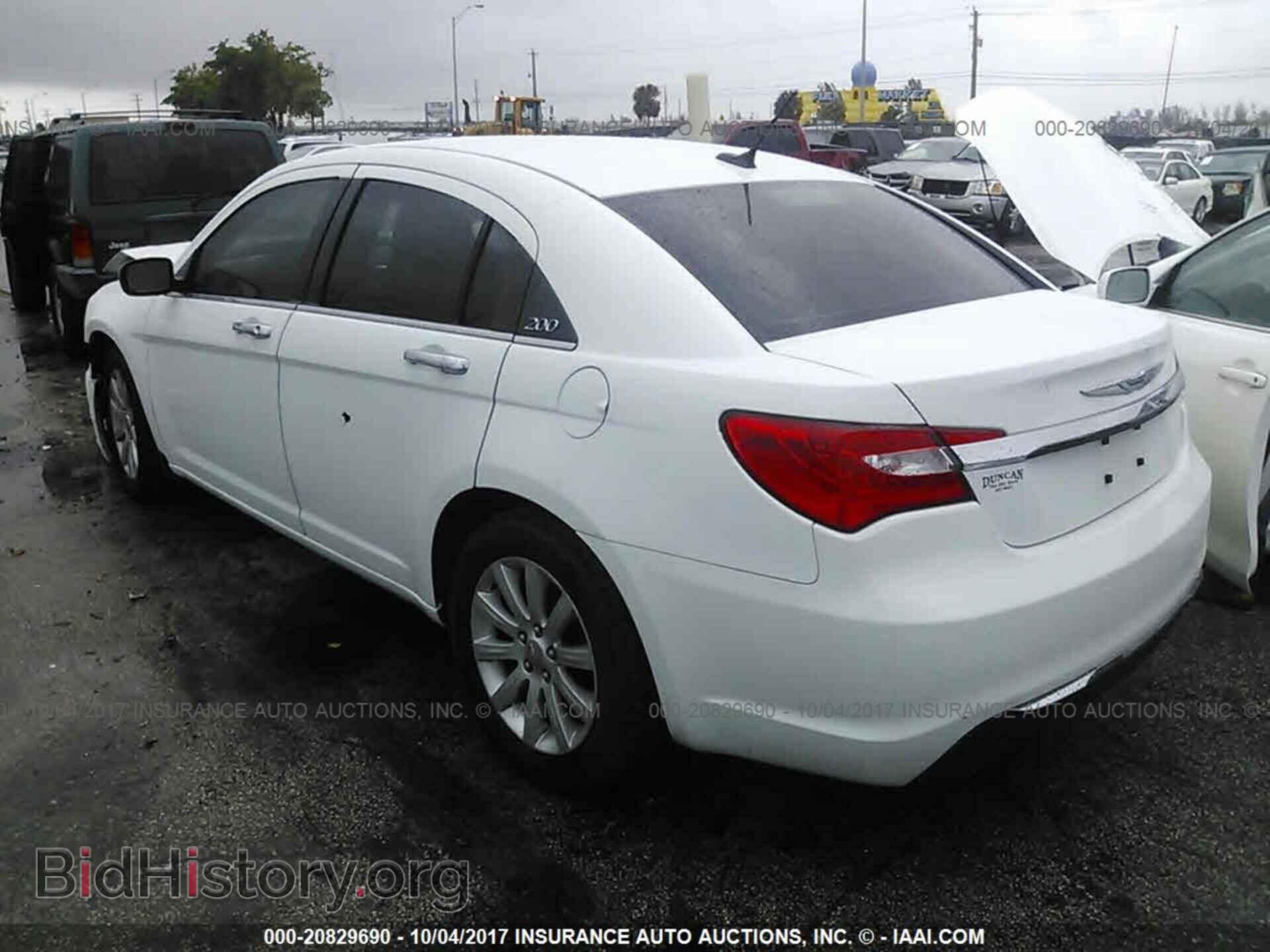 2013 Chrysler 200 - VIN: 1C3CCBCG6DN600382 - Фото 3