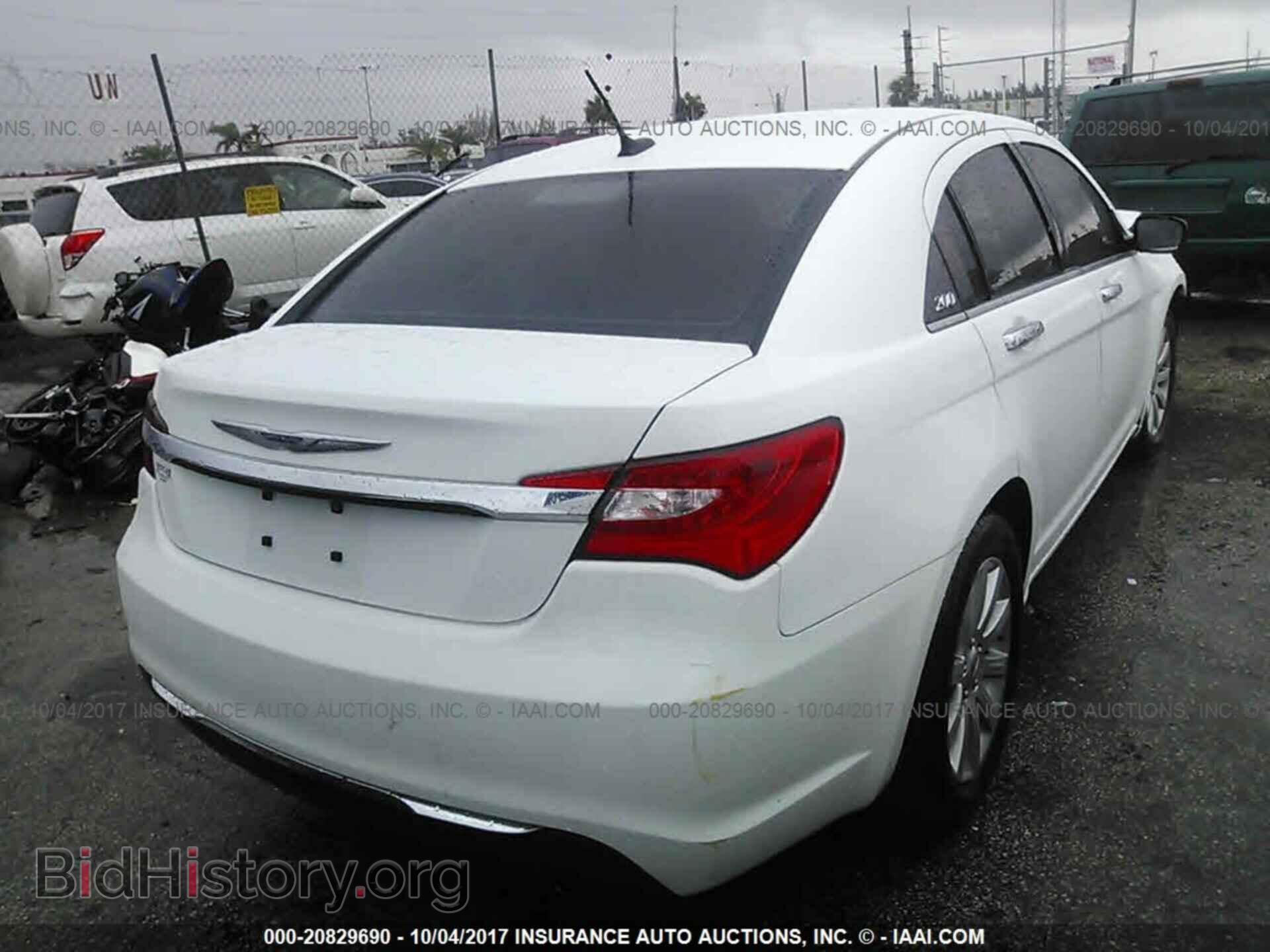 2013 Chrysler 200 - VIN: 1C3CCBCG6DN600382 - Фото 4