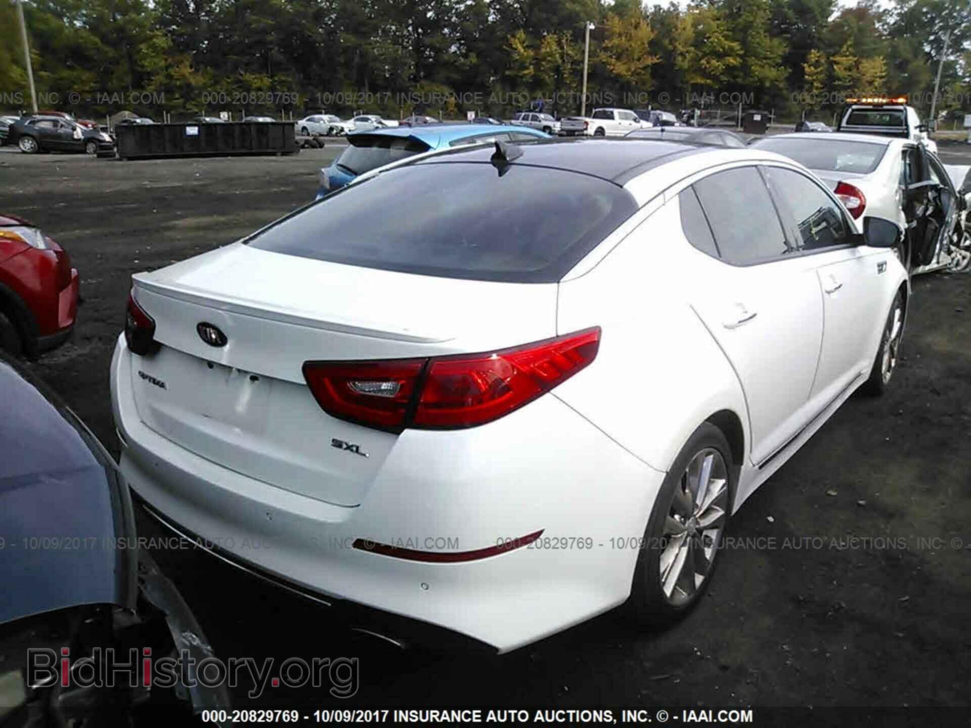 2015 Kia Optima - VIN: 5XXGR4A65FG374450 - Photo 4