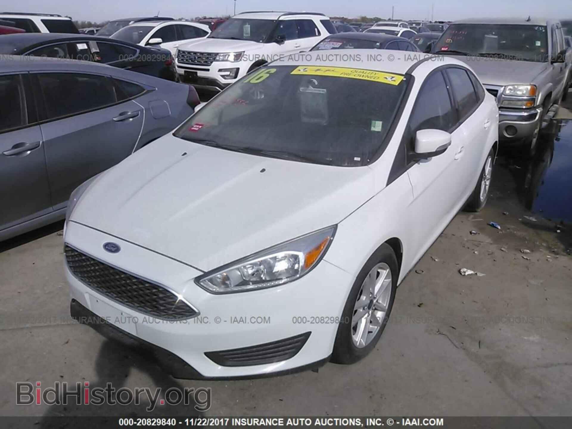 2016 Ford Focus - VIN: 1FADP3F28GL276349 - Photo 2