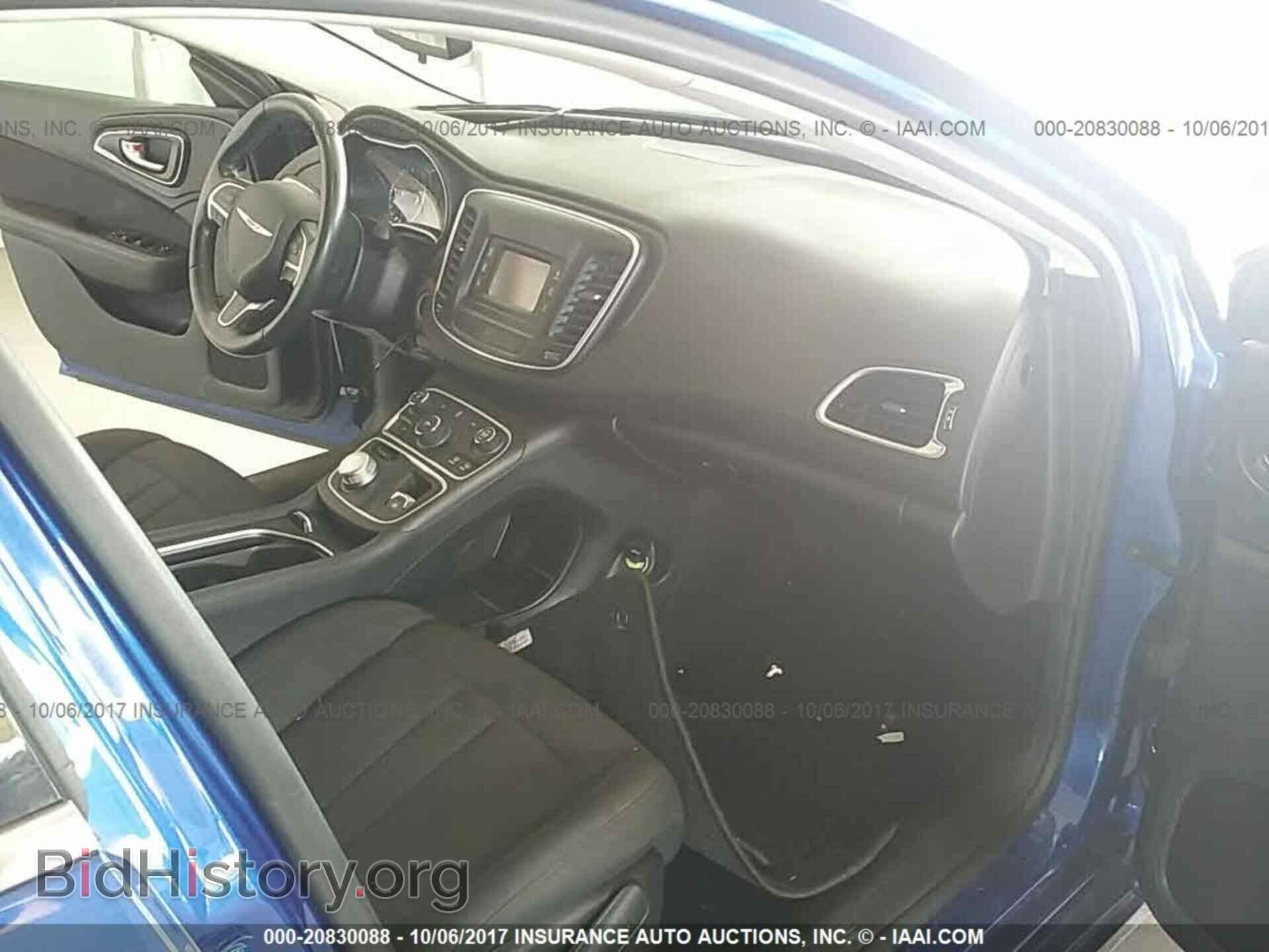 2015 Chrysler 200 - VIN: 1C3CCCAB5FN743923 - Photo 5