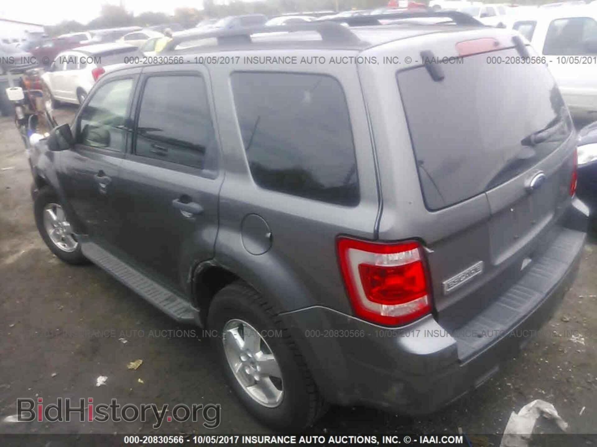 2011 Ford Escape - VIN: 1FMCU0D75BKB59298 - Фото 3