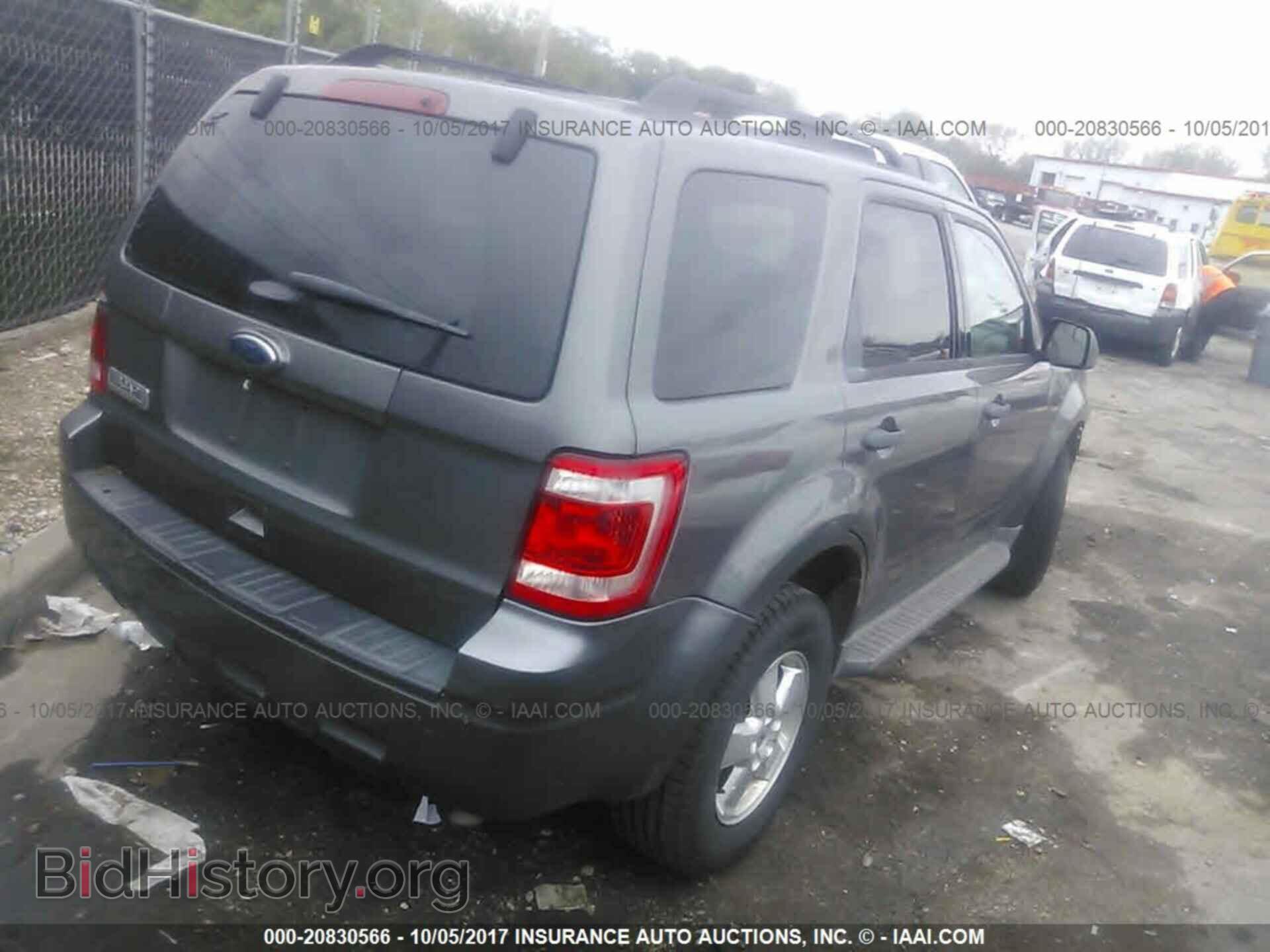 2011 Ford Escape - VIN: 1FMCU0D75BKB59298 - Фото 4