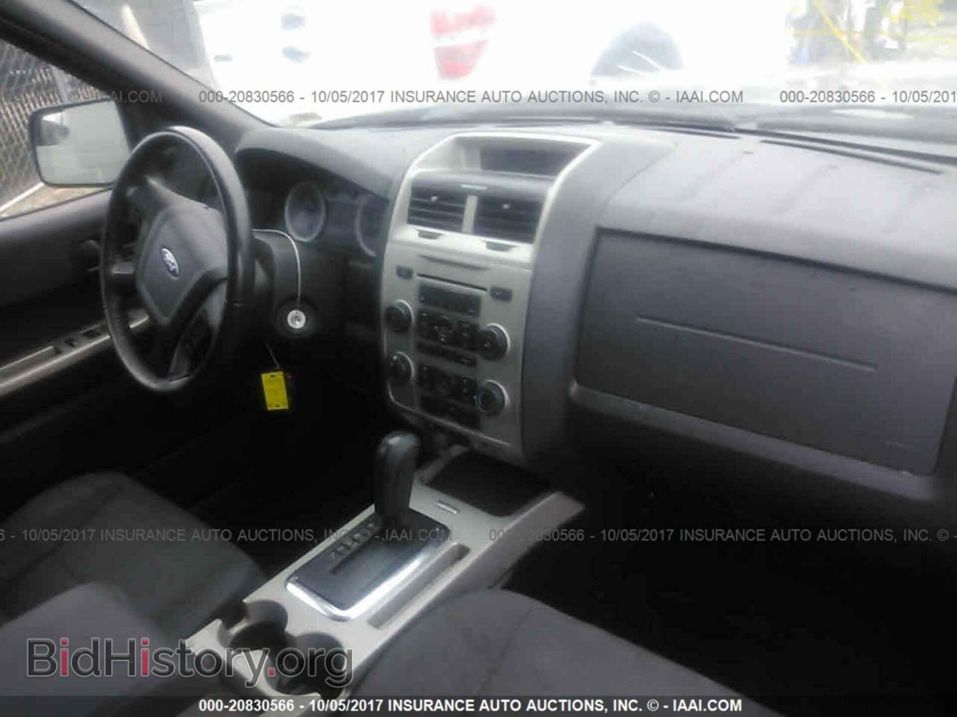 2011 Ford Escape - VIN: 1FMCU0D75BKB59298 - Фото 5