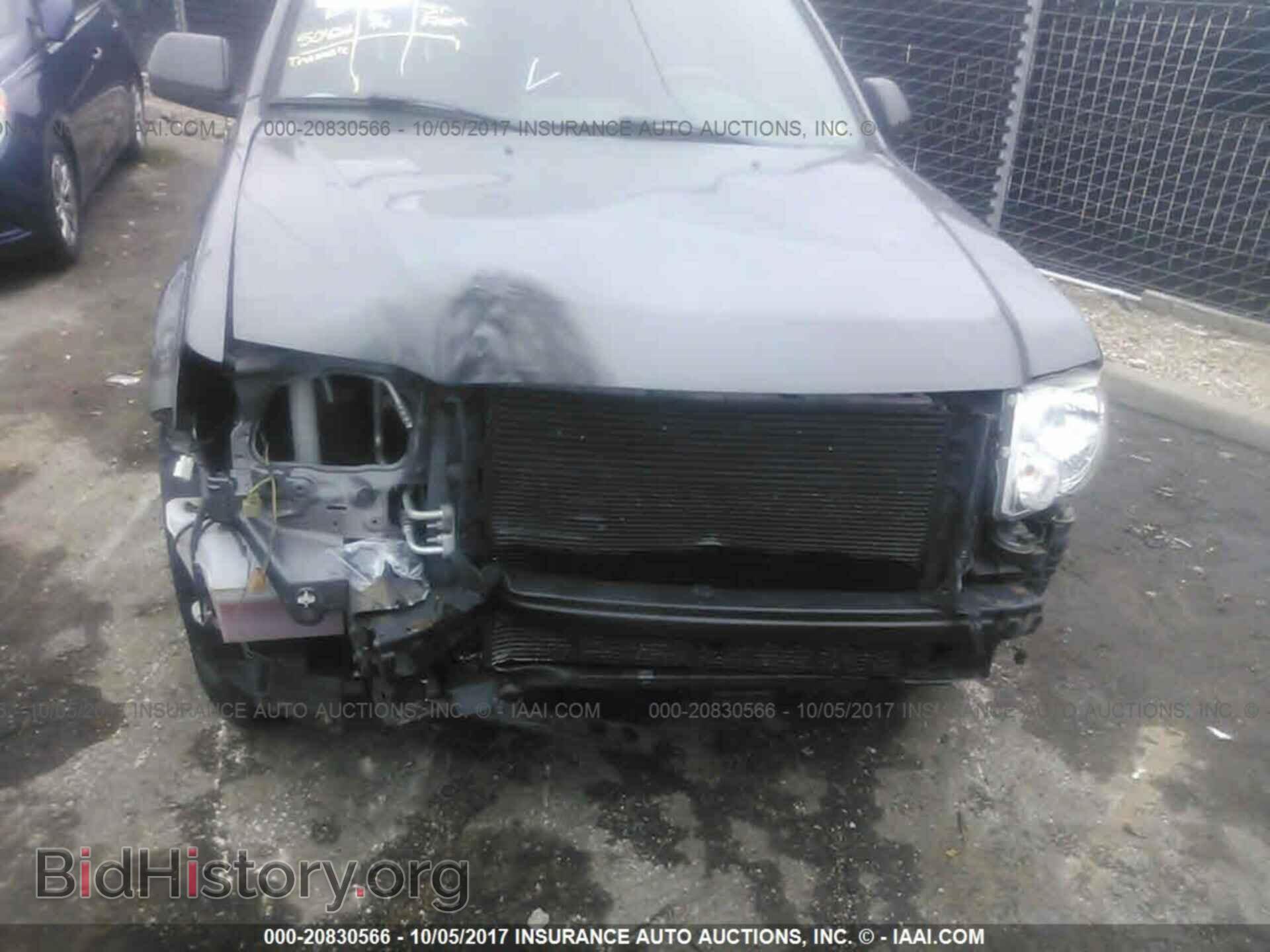 2011 Ford Escape - VIN: 1FMCU0D75BKB59298 - Фото 6