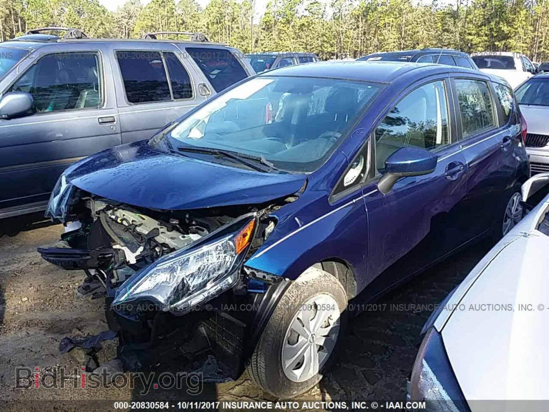 2017 Nissan Versa note - VIN: 3N1CE2CP1HL354954 - Фото 2