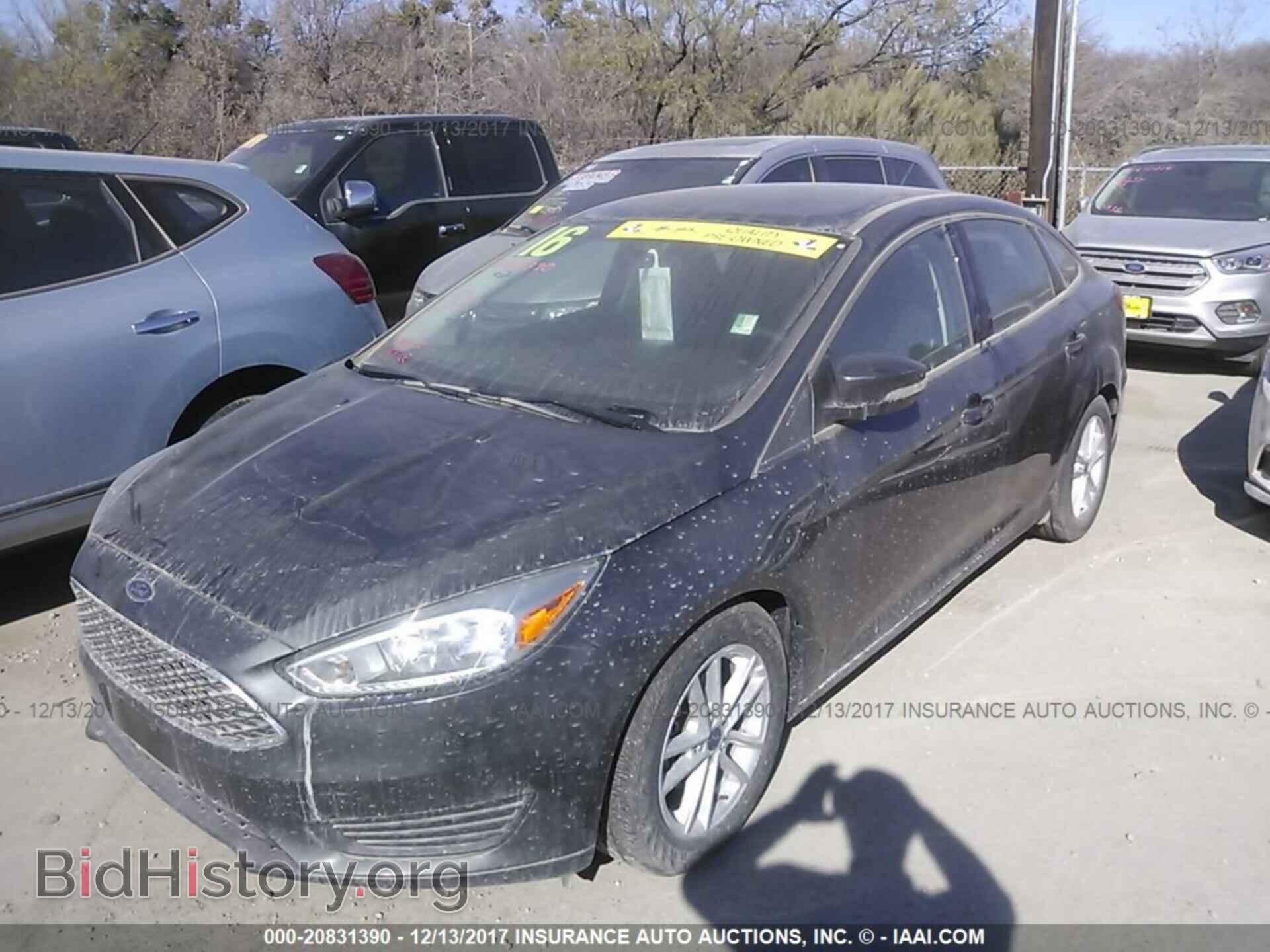2016 Ford Focus - VIN: 1FADP3F2XGL282900 - Photo 2