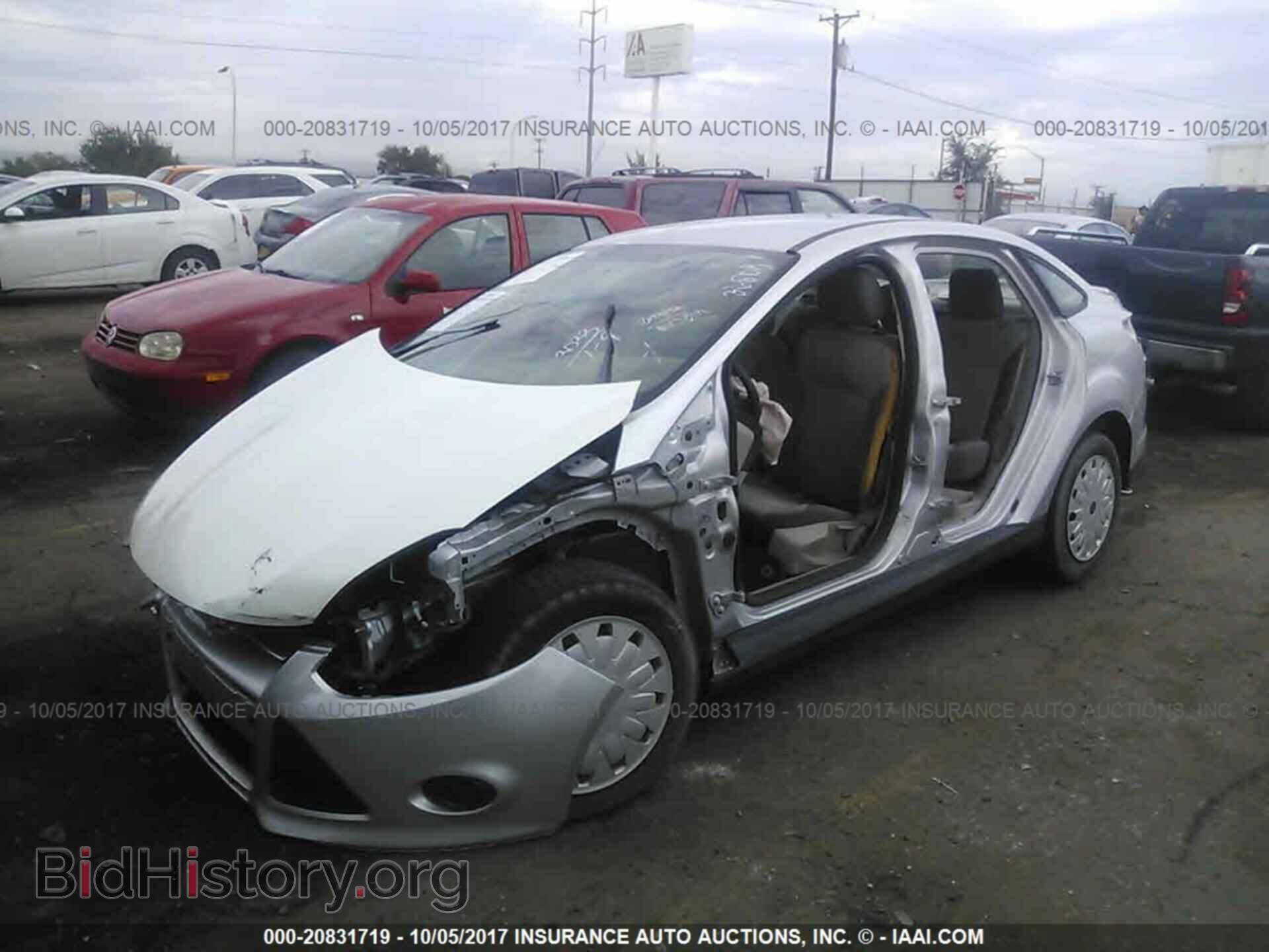 2014 Ford Focus - VIN: 1FADP3F23EL169089 - Фото 2