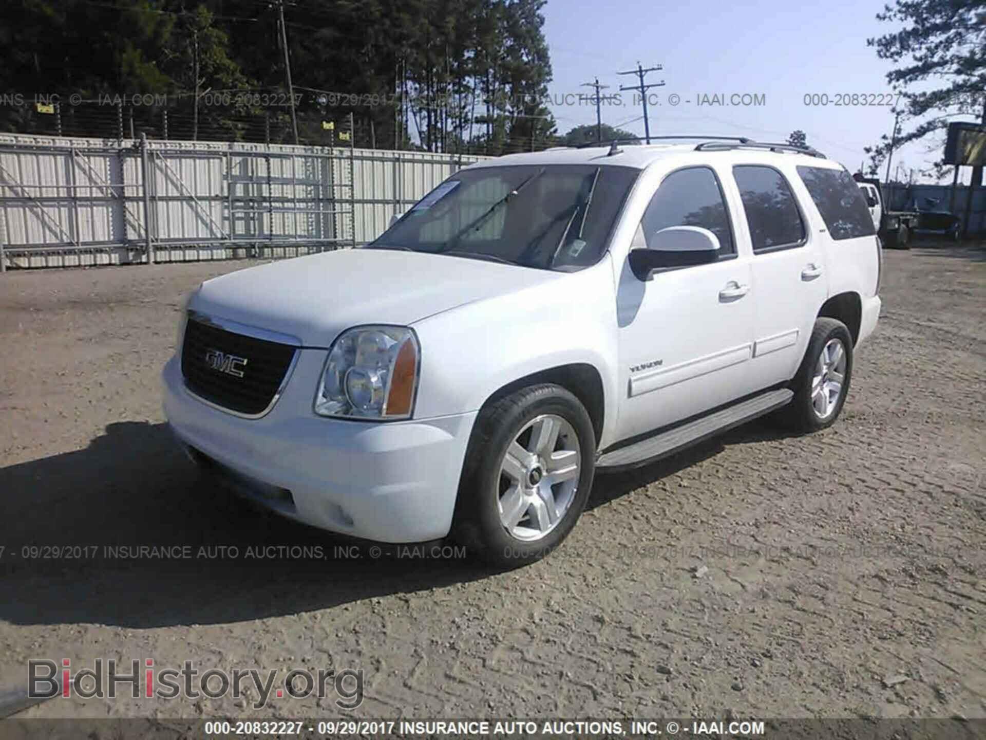 2012 Gmc Yukon - VIN: 1GKS1CE05CR144812 - Фото 2