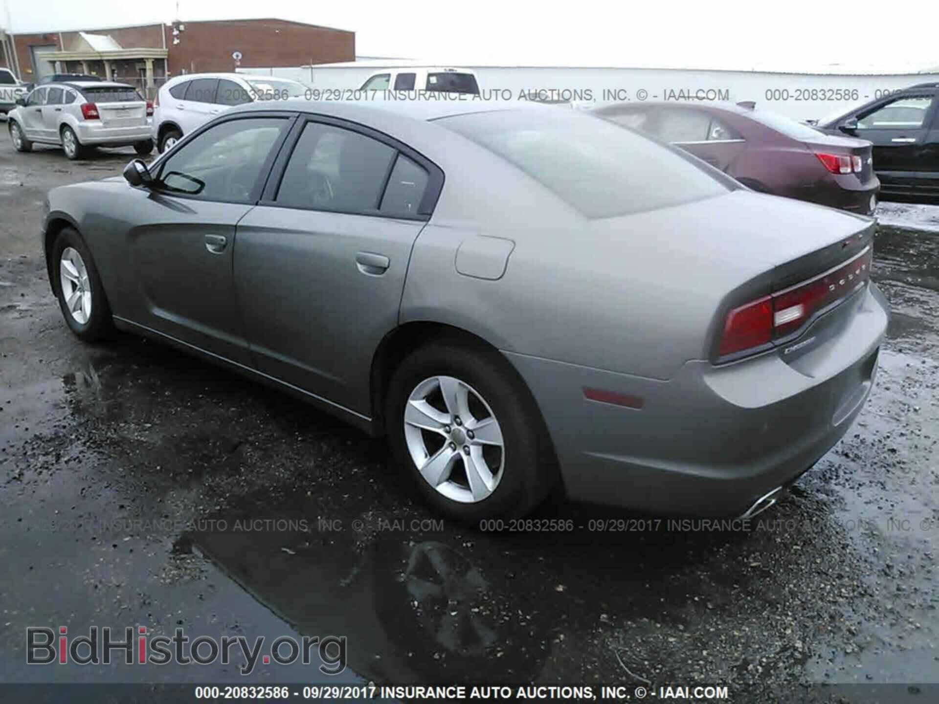 2011 Dodge Charger - VIN: 2B3CL3CG2BH588658 - Фото 3