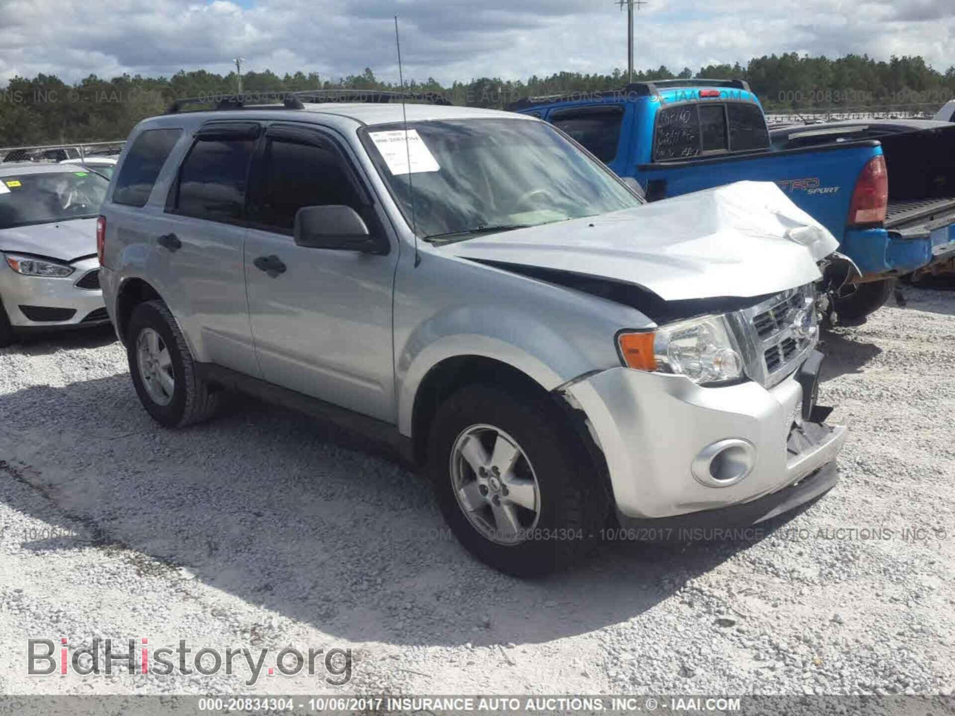 Photo 1FMCU0C77BKB24313 - Ford Escape 2011