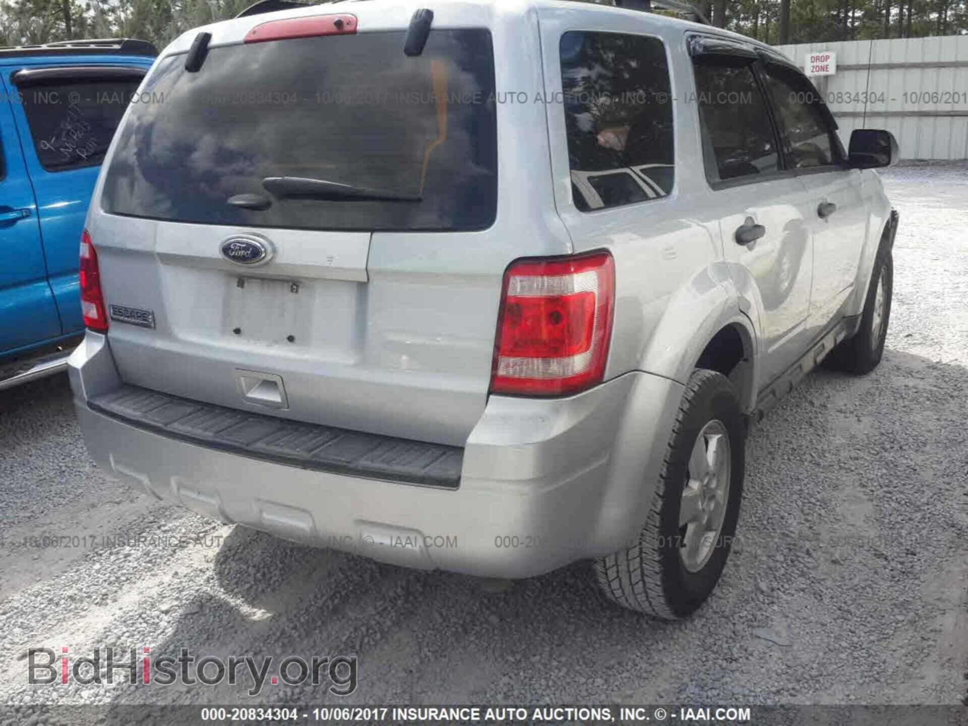 2011 Ford Escape - VIN: 1FMCU0C77BKB24313 - Photo 4