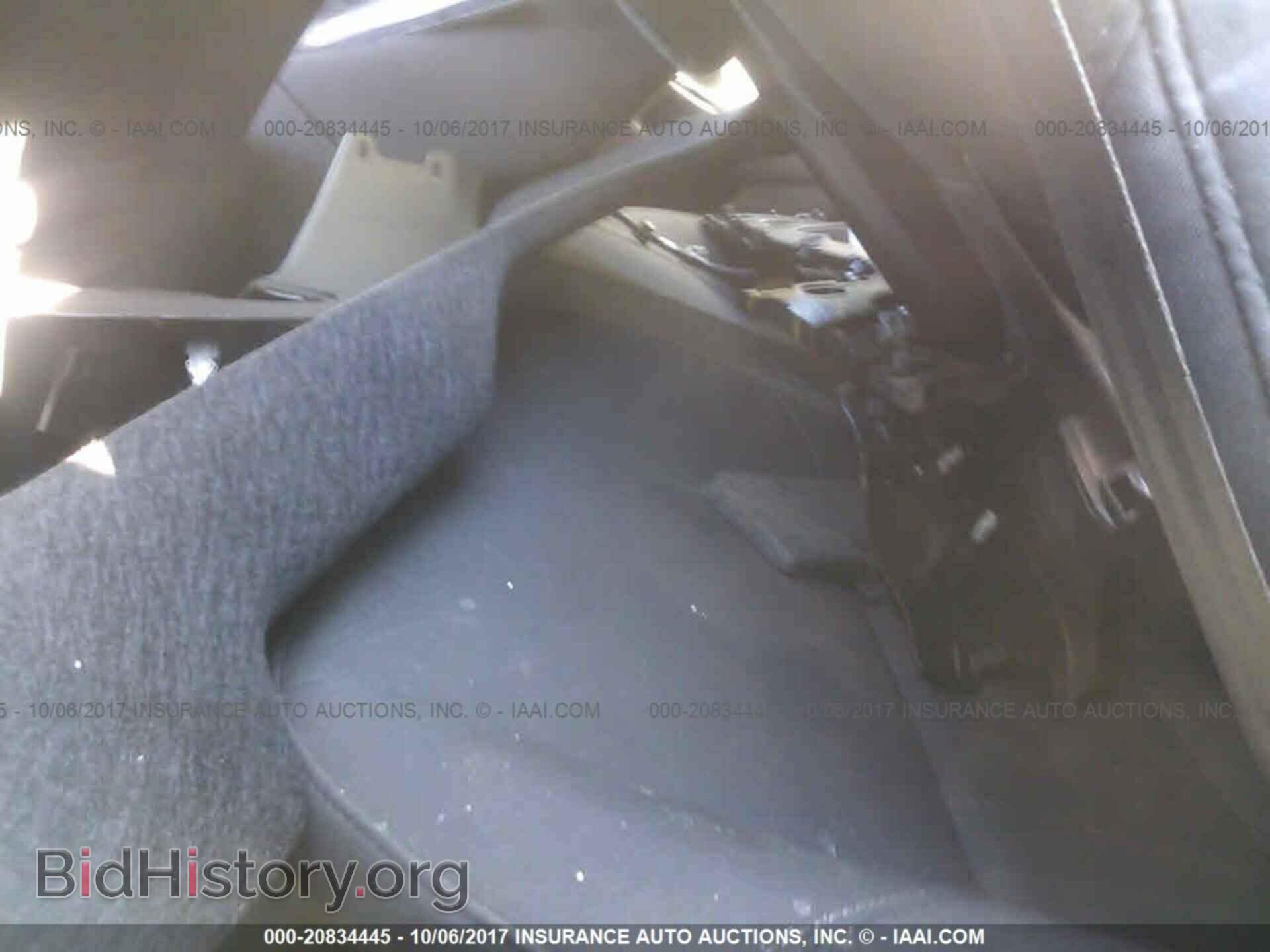 2016 Ford Focus - VIN: 1FADP3F28GL282619 - Photo 8