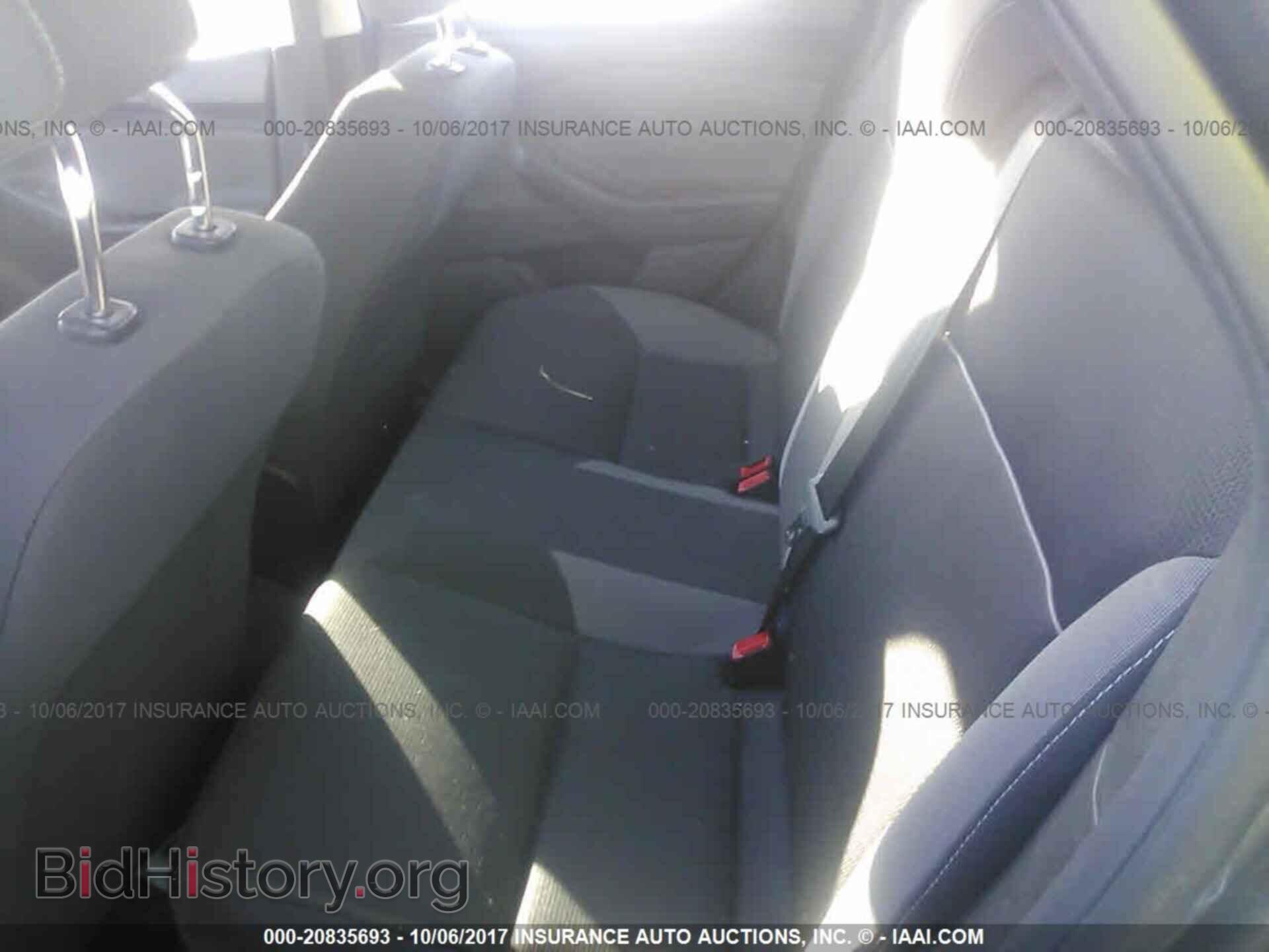 2012 Ford Focus - VIN: 1FAHP3F24CL293631 - Photo 8