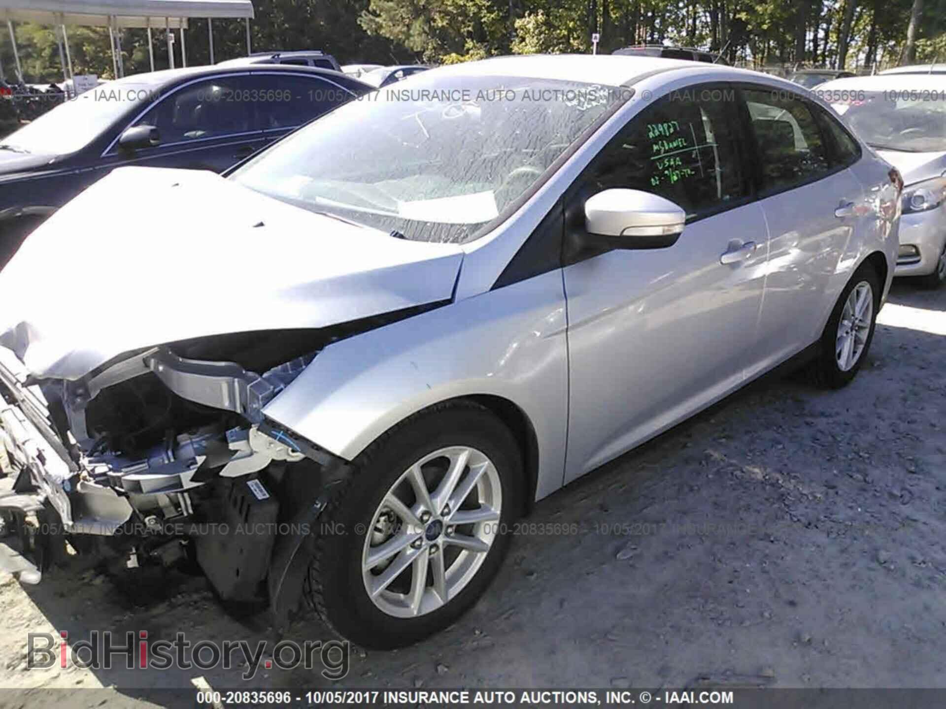 2015 Ford Focus - VIN: 1FADP3F28FL280075 - Photo 2