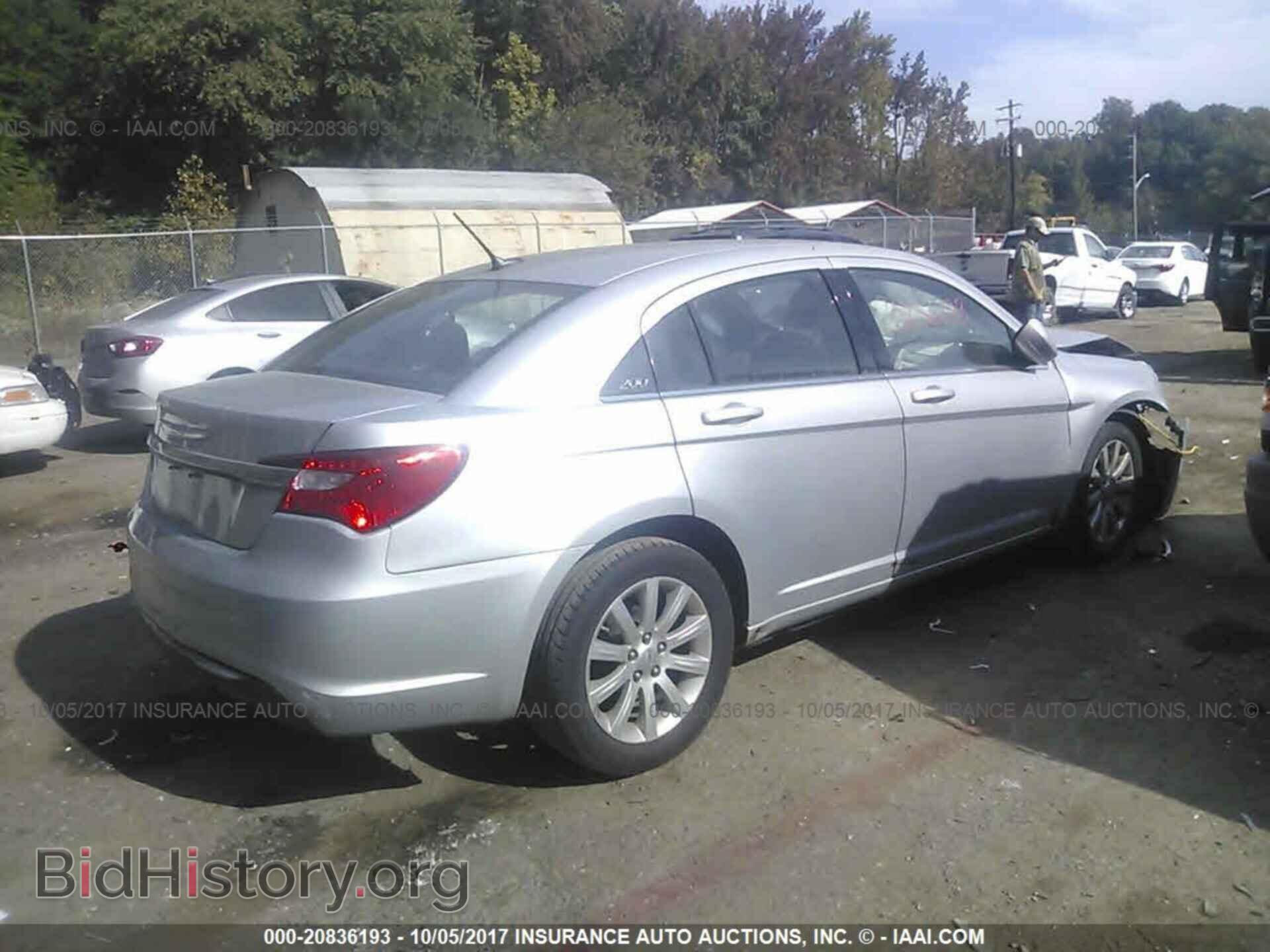 2012 Chrysler 200 - VIN: 1C3CCBBB4CN100547 - Photo 4