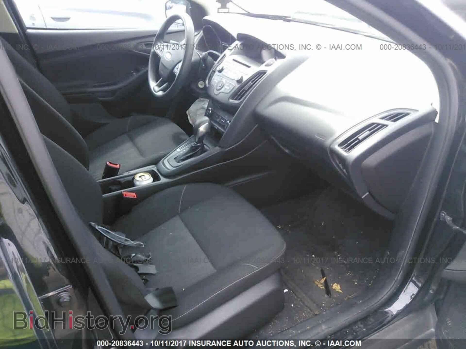 2015 Ford Focus - VIN: 1FADP3E22FL274743 - Photo 5