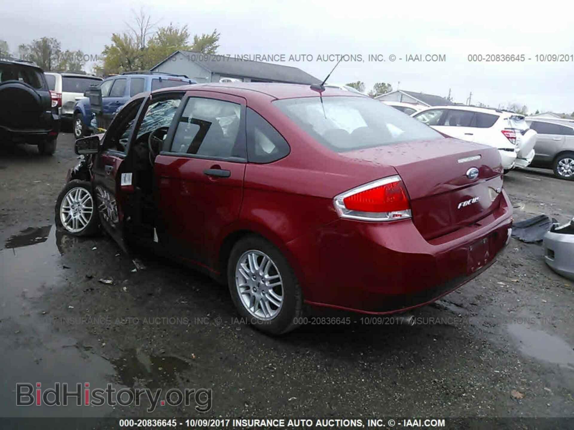 2011 Ford Focus - VIN: 1FAHP3FN4BW185453 - Фото 3
