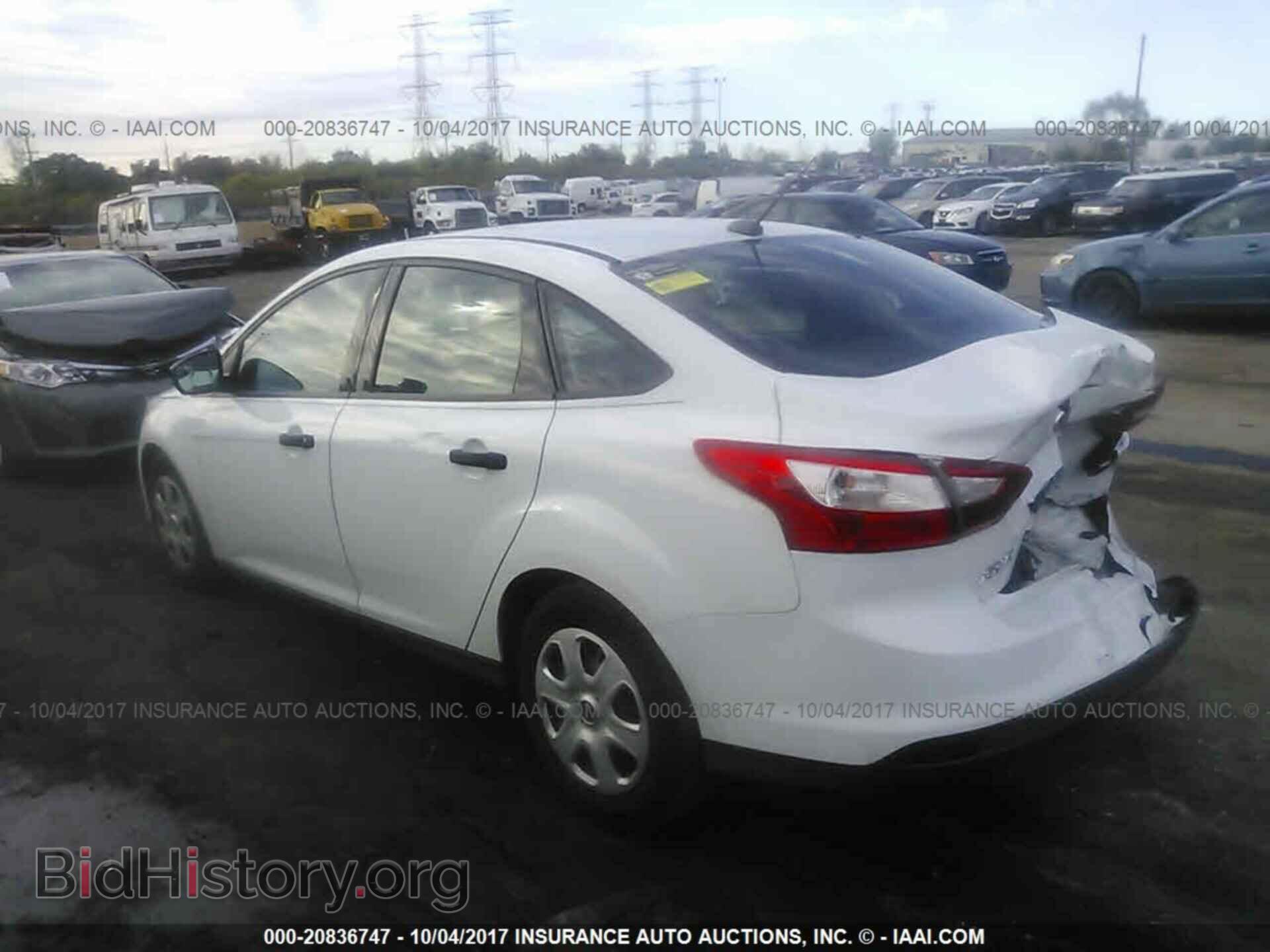 2012 Ford Focus - VIN: 1FAHP3E22CL319225 - Фото 3