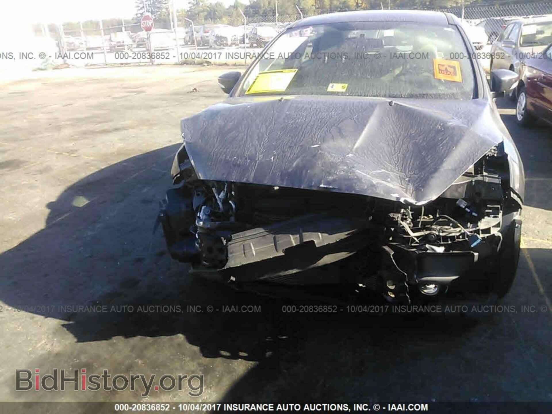 2016 Ford Focus - VIN: 1FADP3K23GL242647 - Photo 6